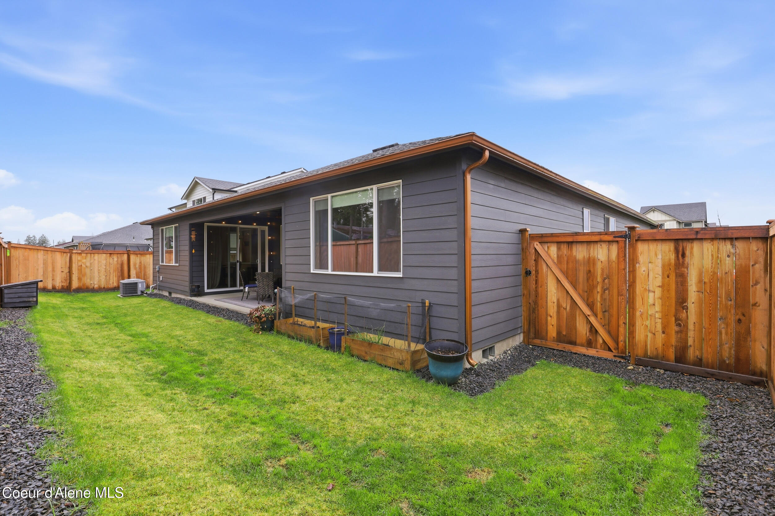 248 E Sandmyrtle AVE