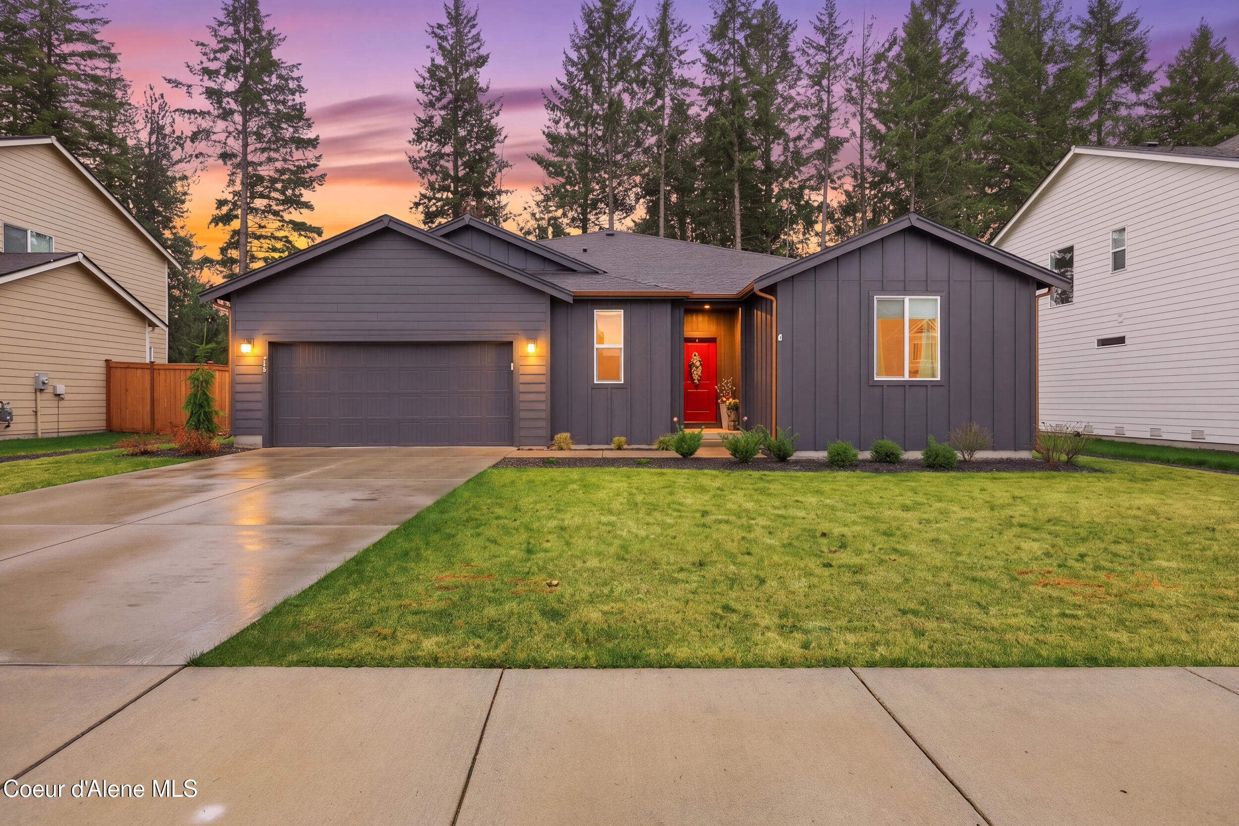 248 E Sandmyrtle AVE