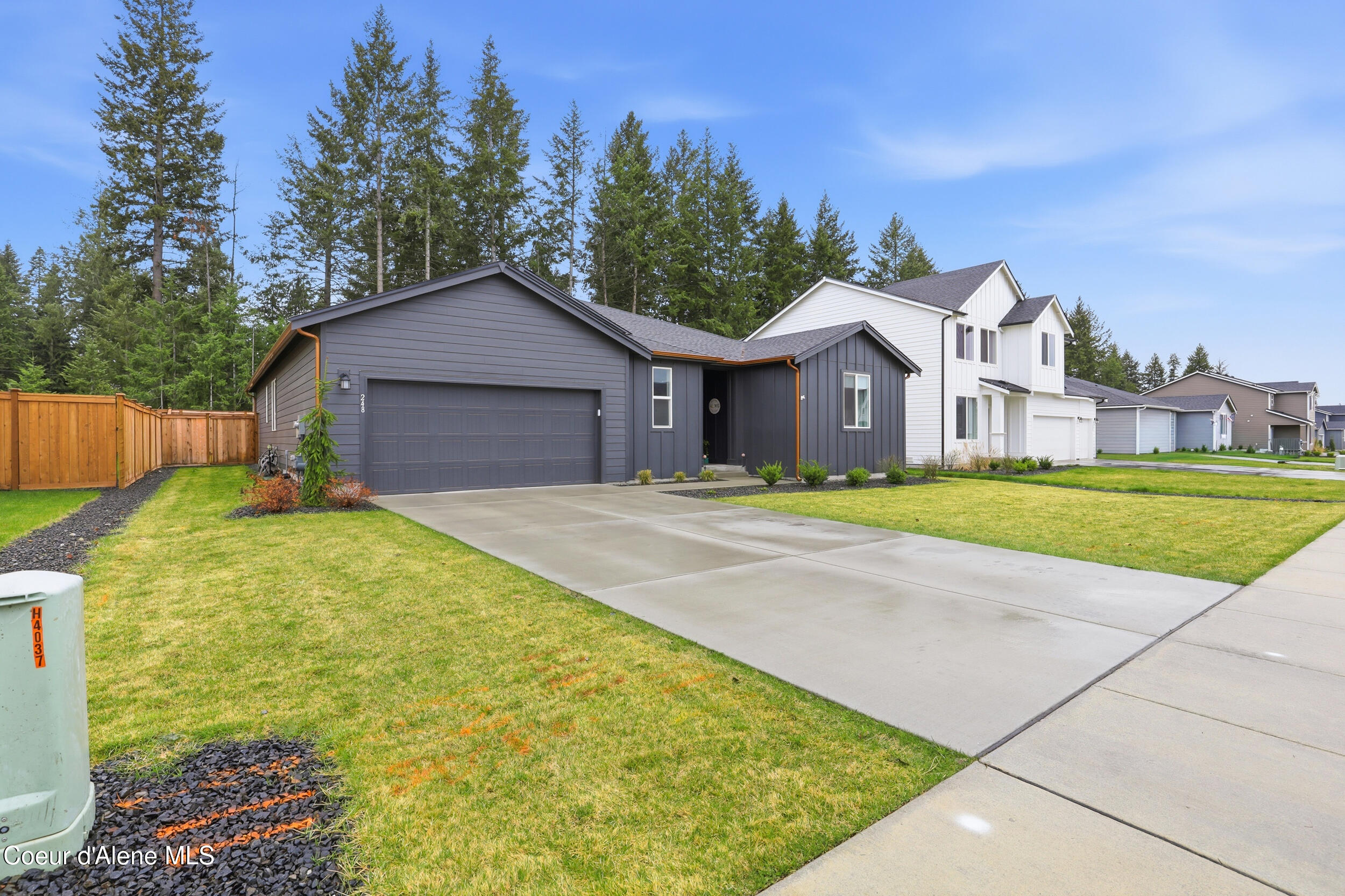 248 E Sandmyrtle AVE