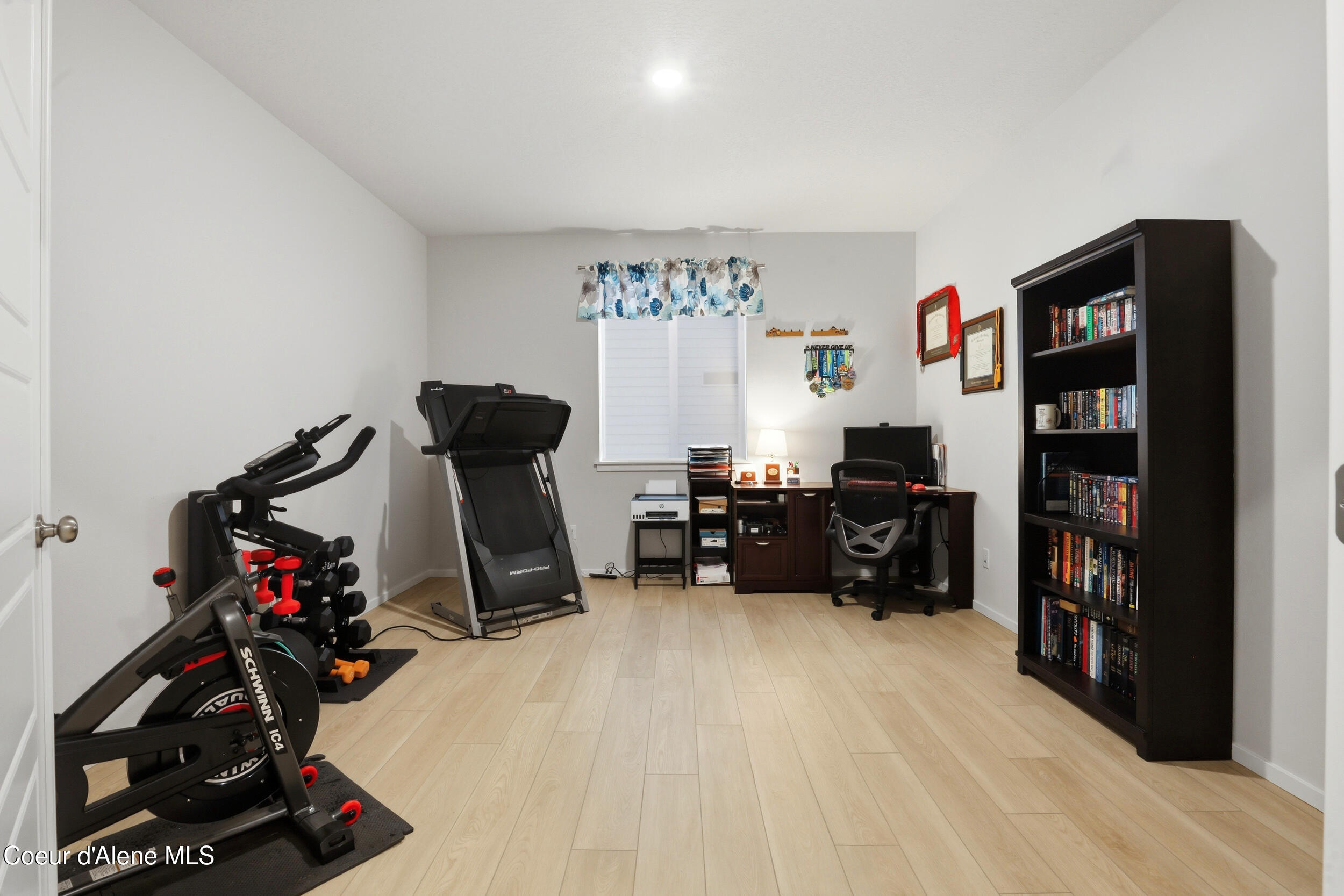 248 E Sandmyrtle AVE