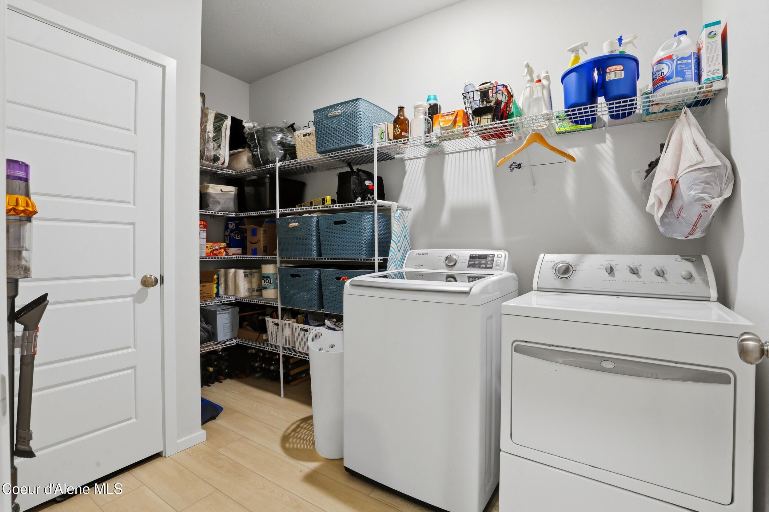 248 E Sandmyrtle AVE