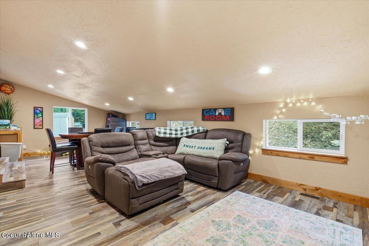 17045 W Cade RD