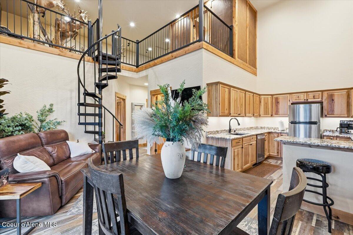 17045 W Cade RD
