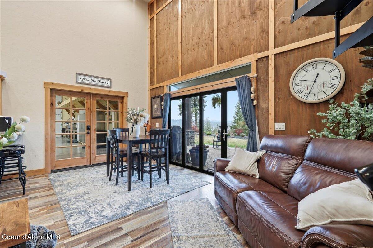 17045 W Cade RD