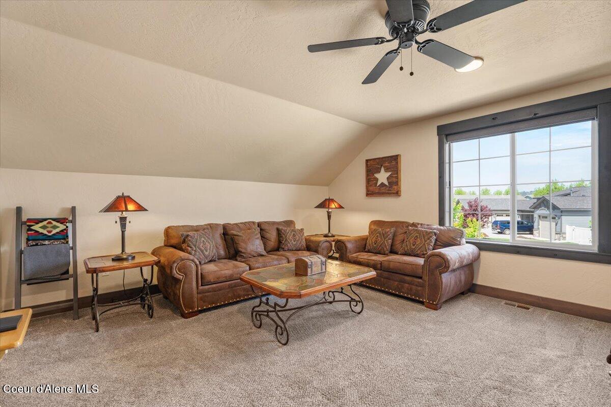 940 W Wayward CIR