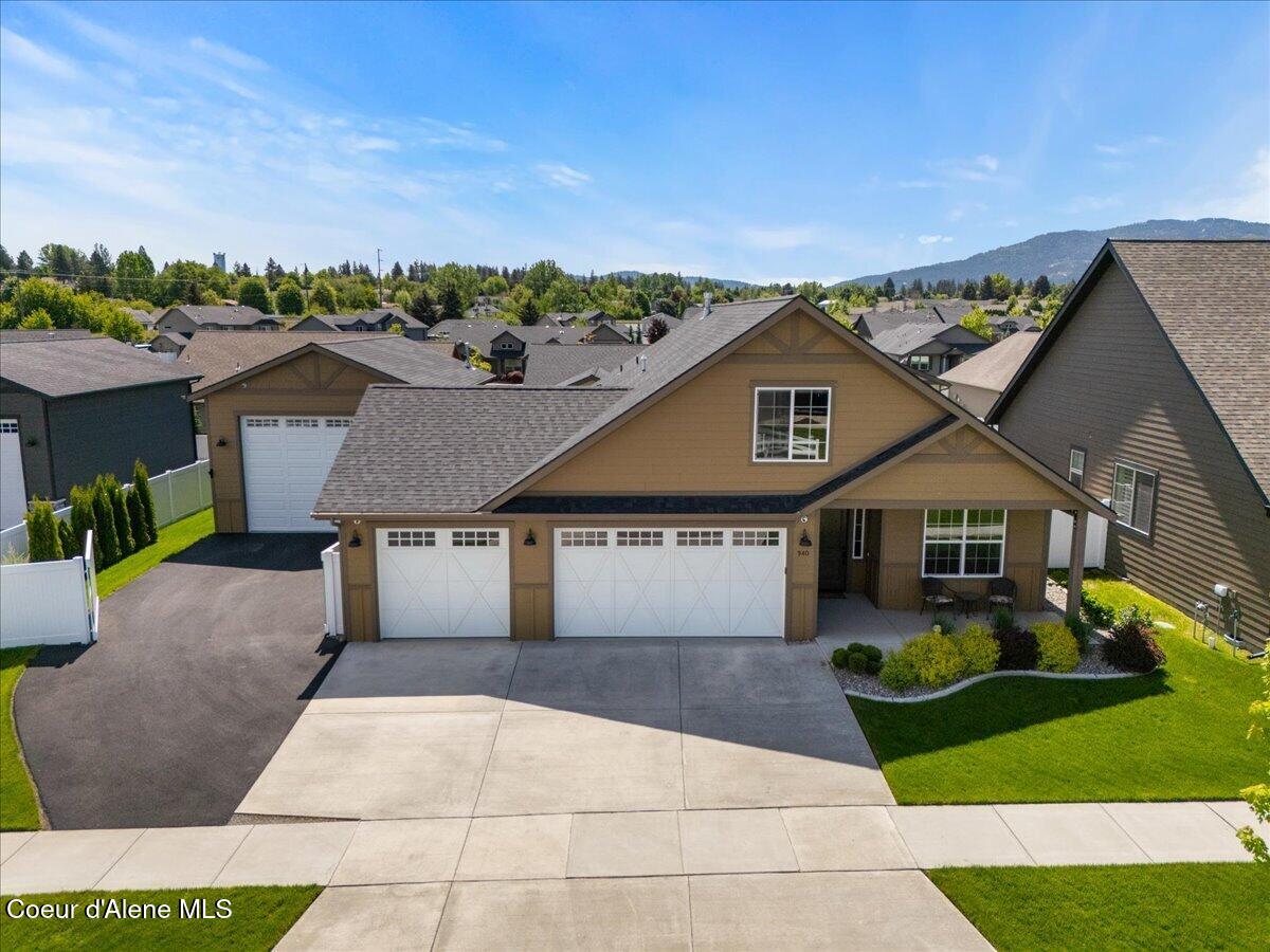 940 W Wayward CIR