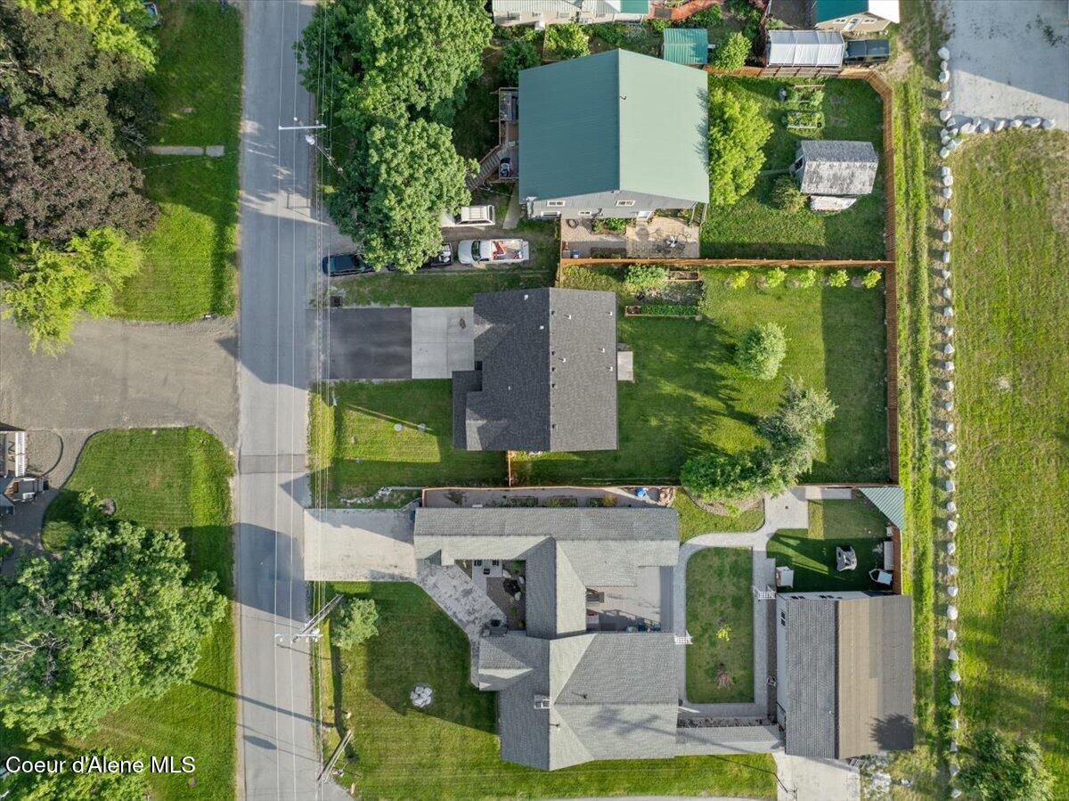 210 4th ST