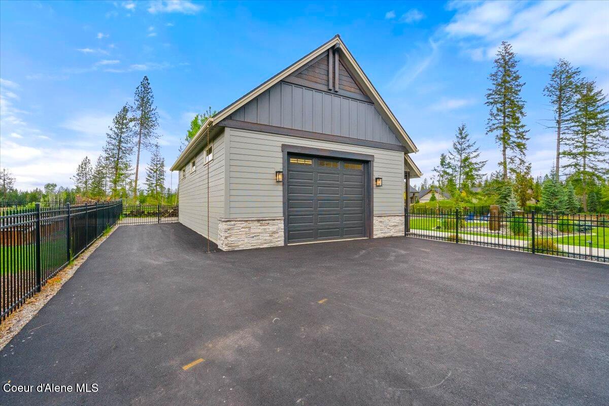 11633 N Spiraea LN