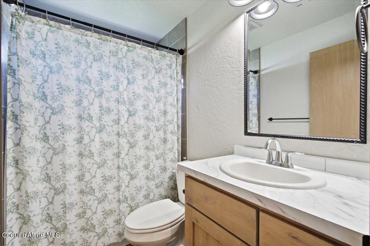 697 W Honeysuckle AVE