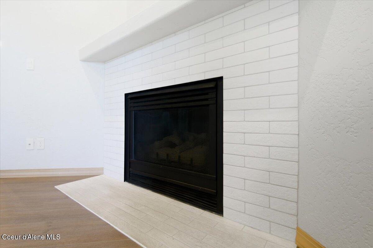 697 W Honeysuckle AVE