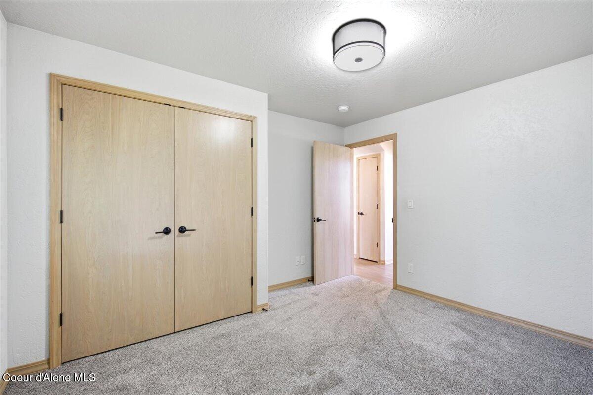 697 W Honeysuckle AVE