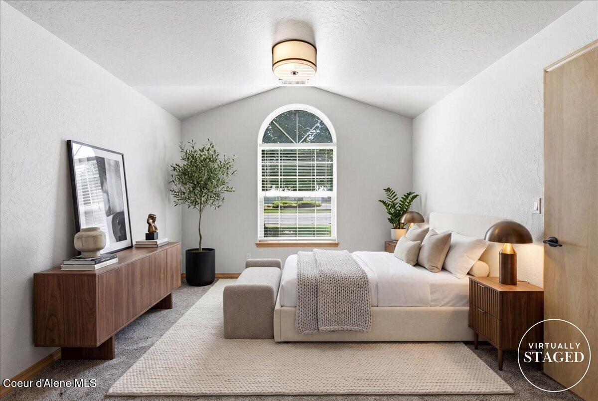 697 W Honeysuckle AVE