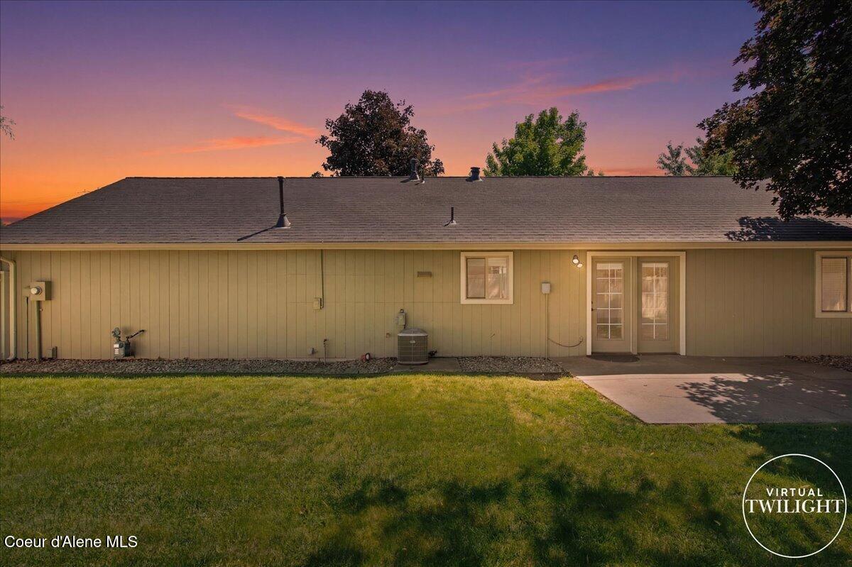 697 W Honeysuckle AVE