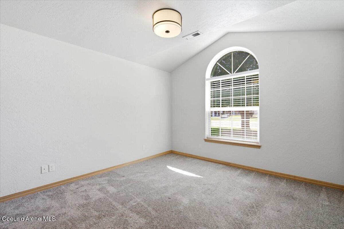 697 W Honeysuckle AVE