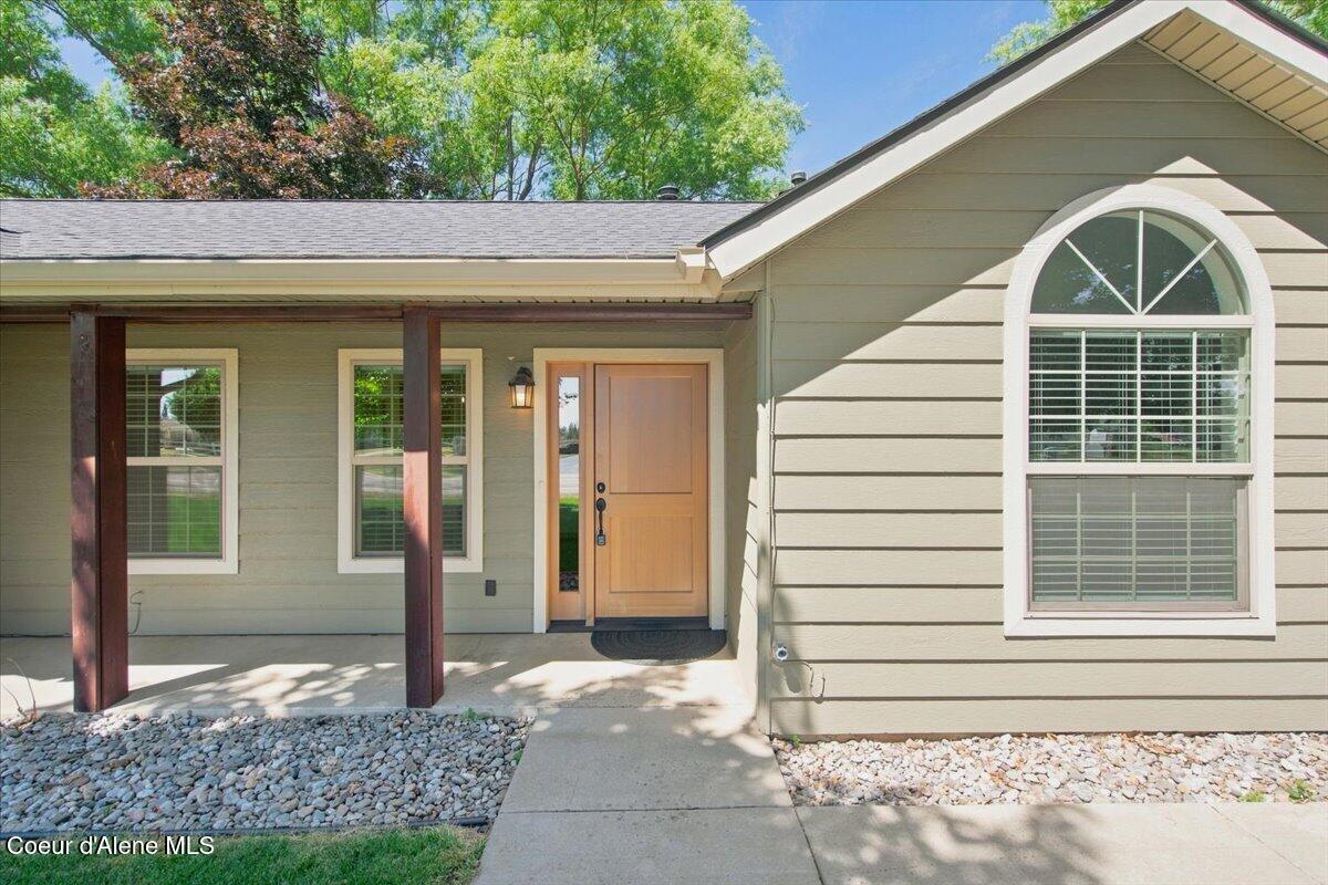 697 W Honeysuckle AVE