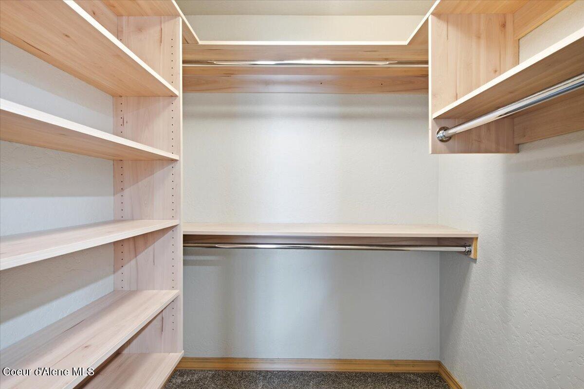 697 W Honeysuckle AVE