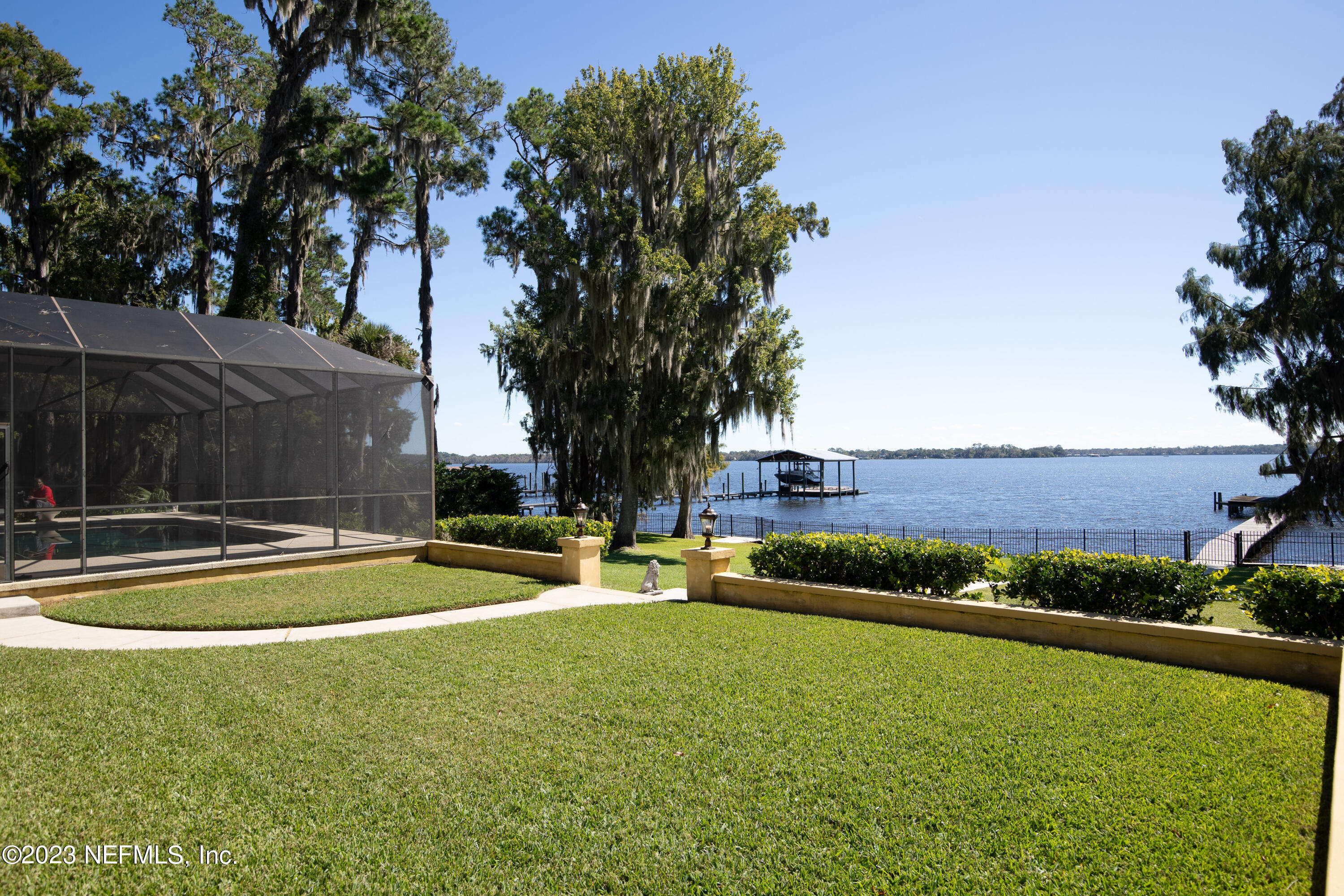 1090 DOCTORS LAKE INLET COVE