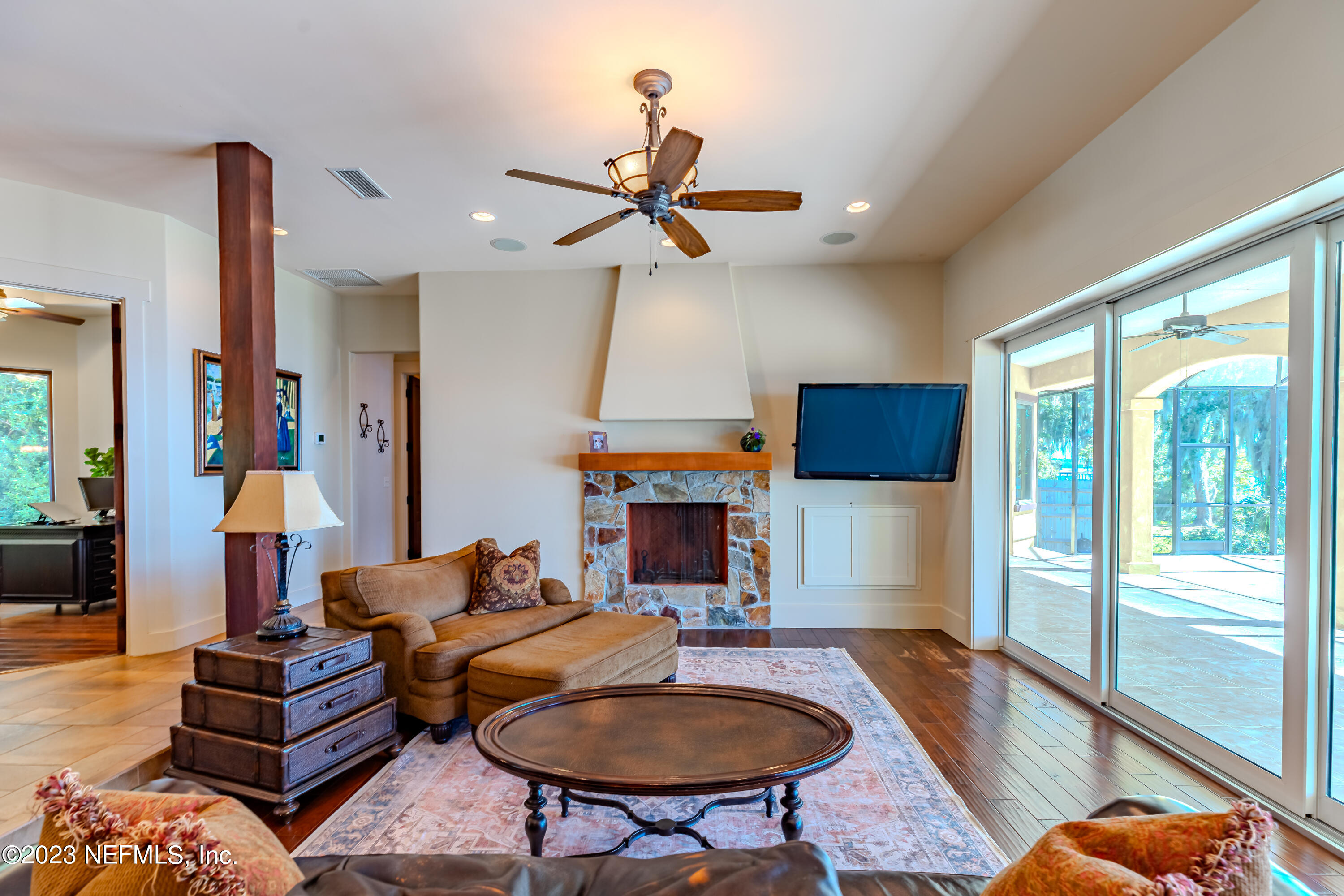 1090 DOCTORS LAKE INLET COVE
