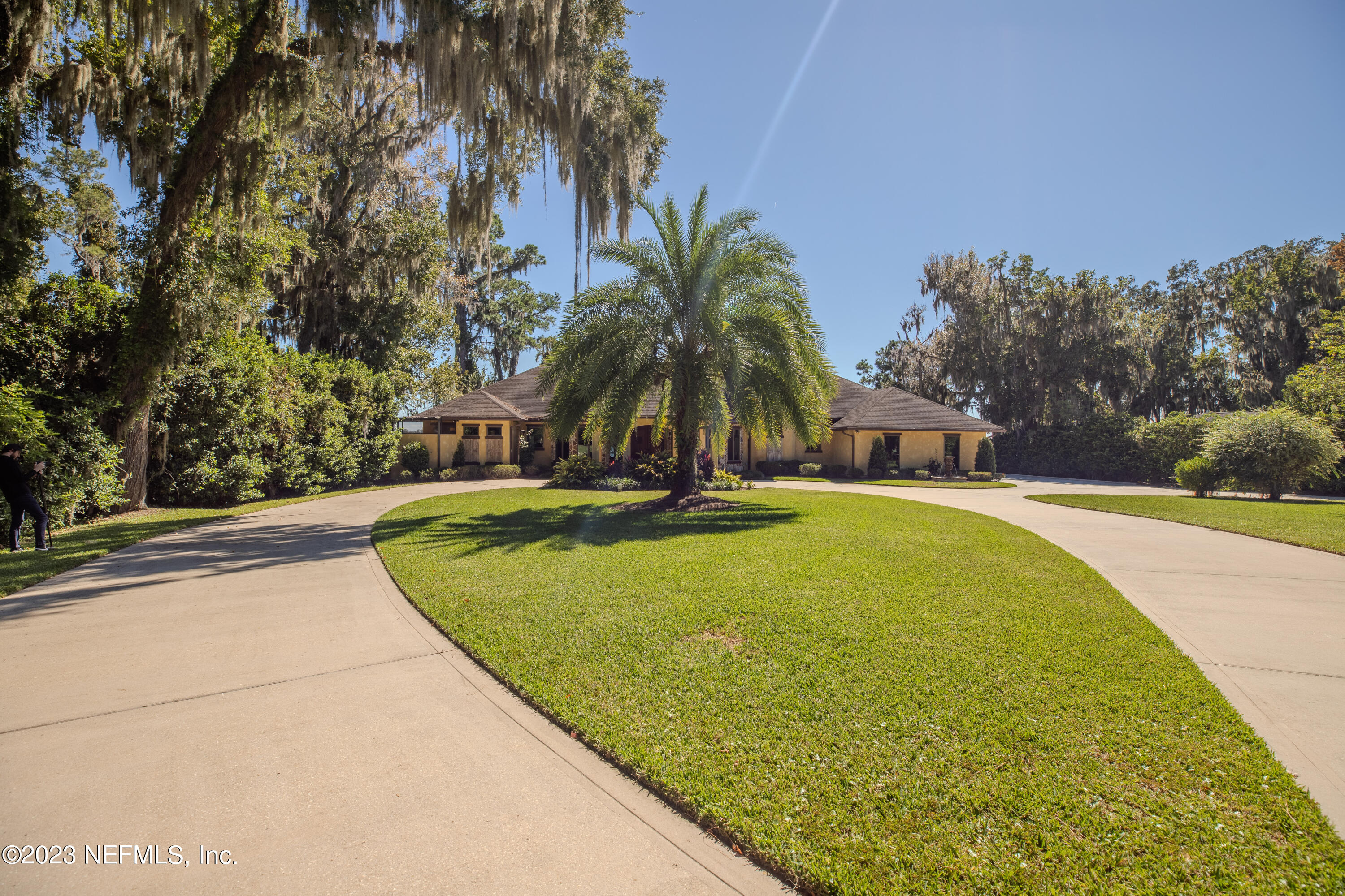 1090 DOCTORS LAKE INLET COVE