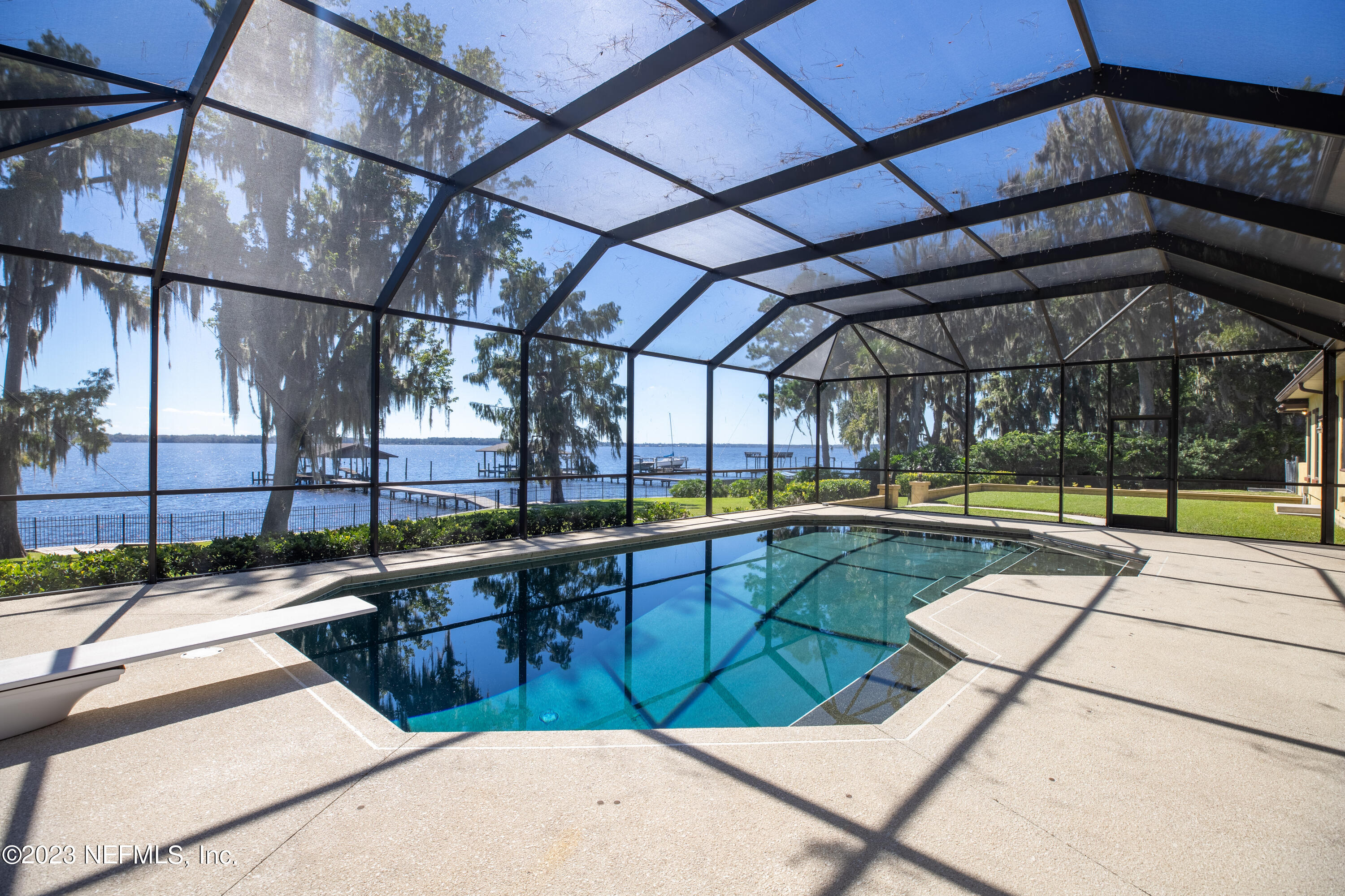 1090 DOCTORS LAKE INLET COVE