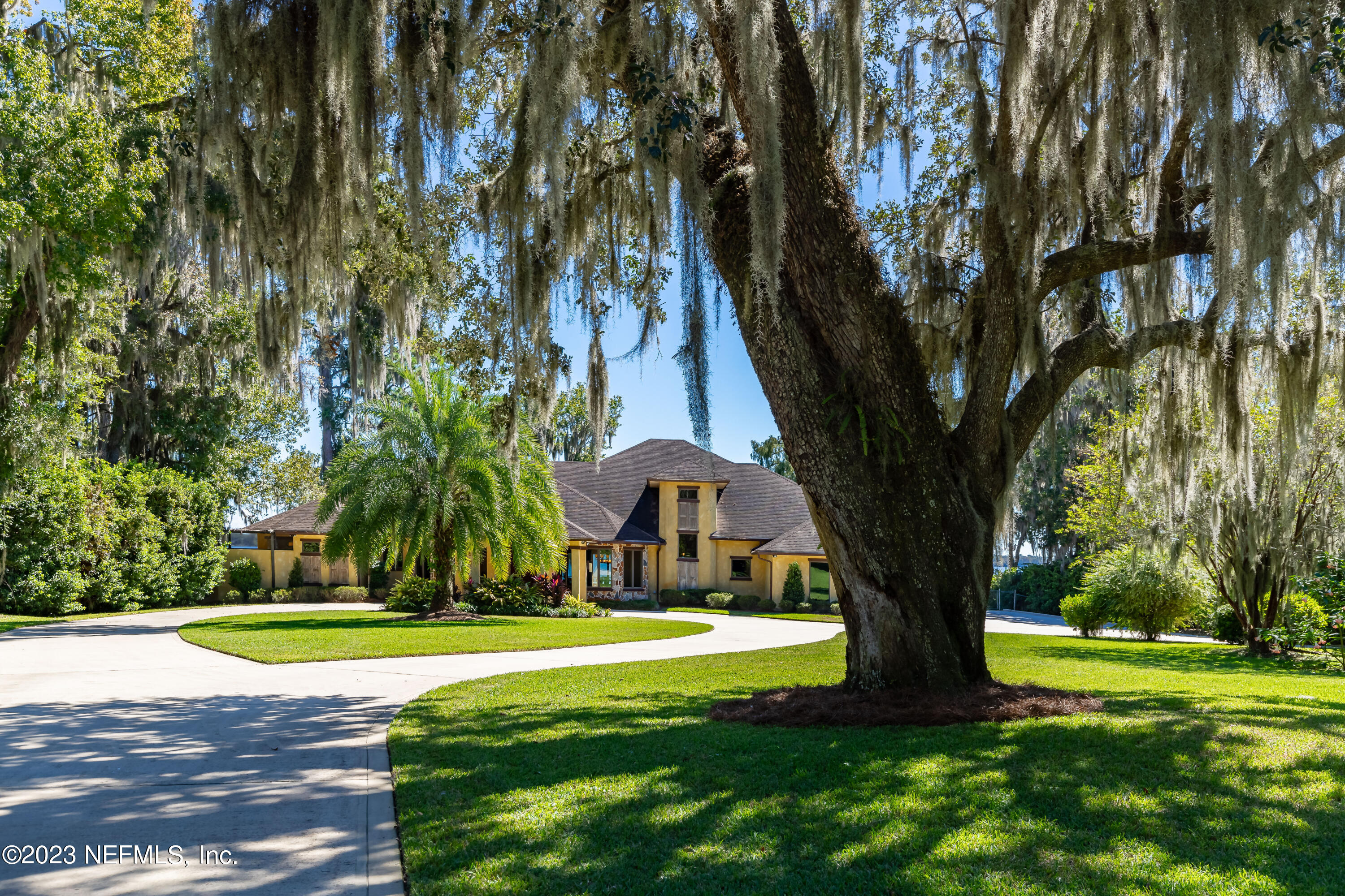 1090 DOCTORS LAKE INLET COVE