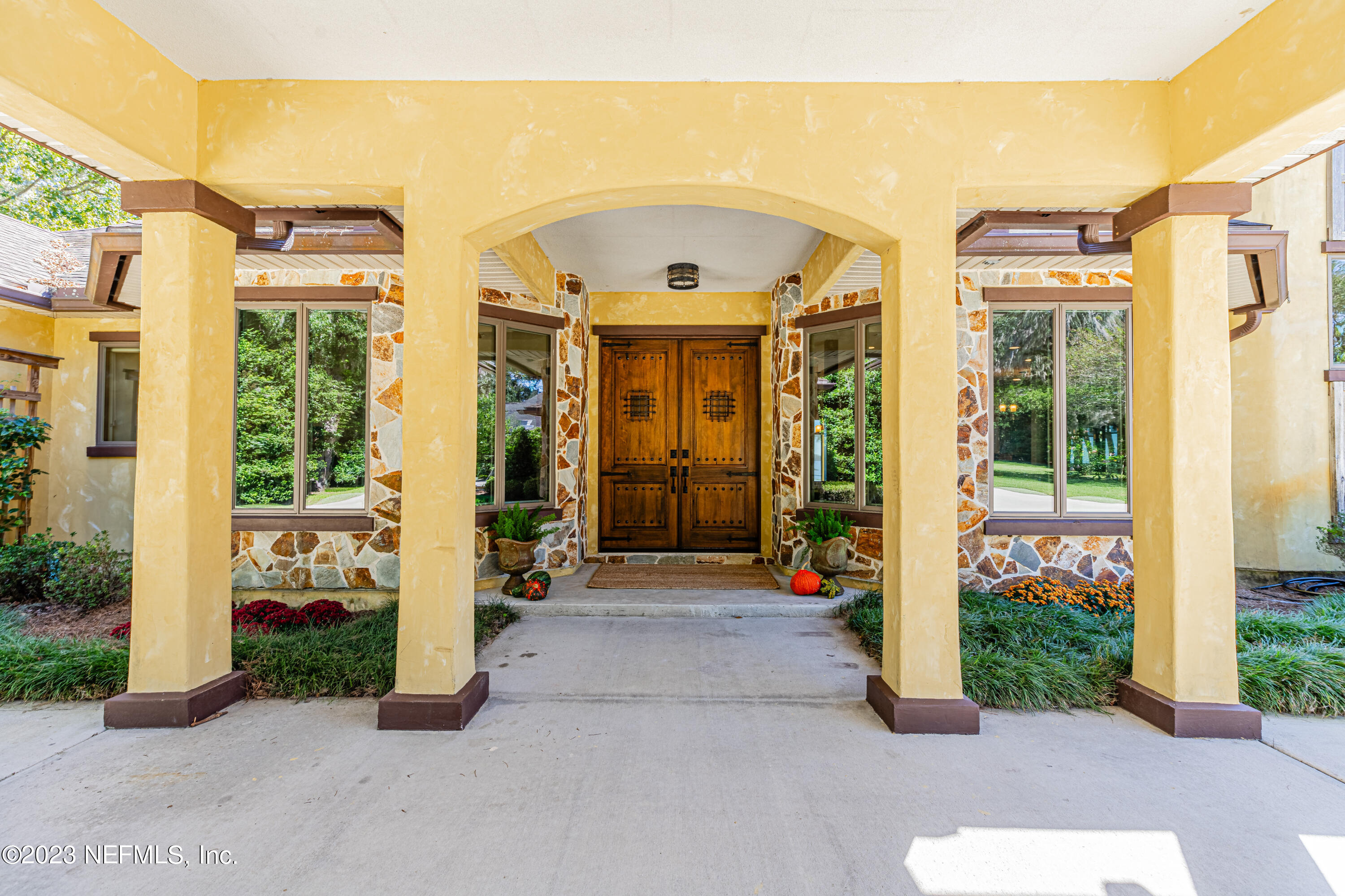 1090 DOCTORS LAKE INLET COVE