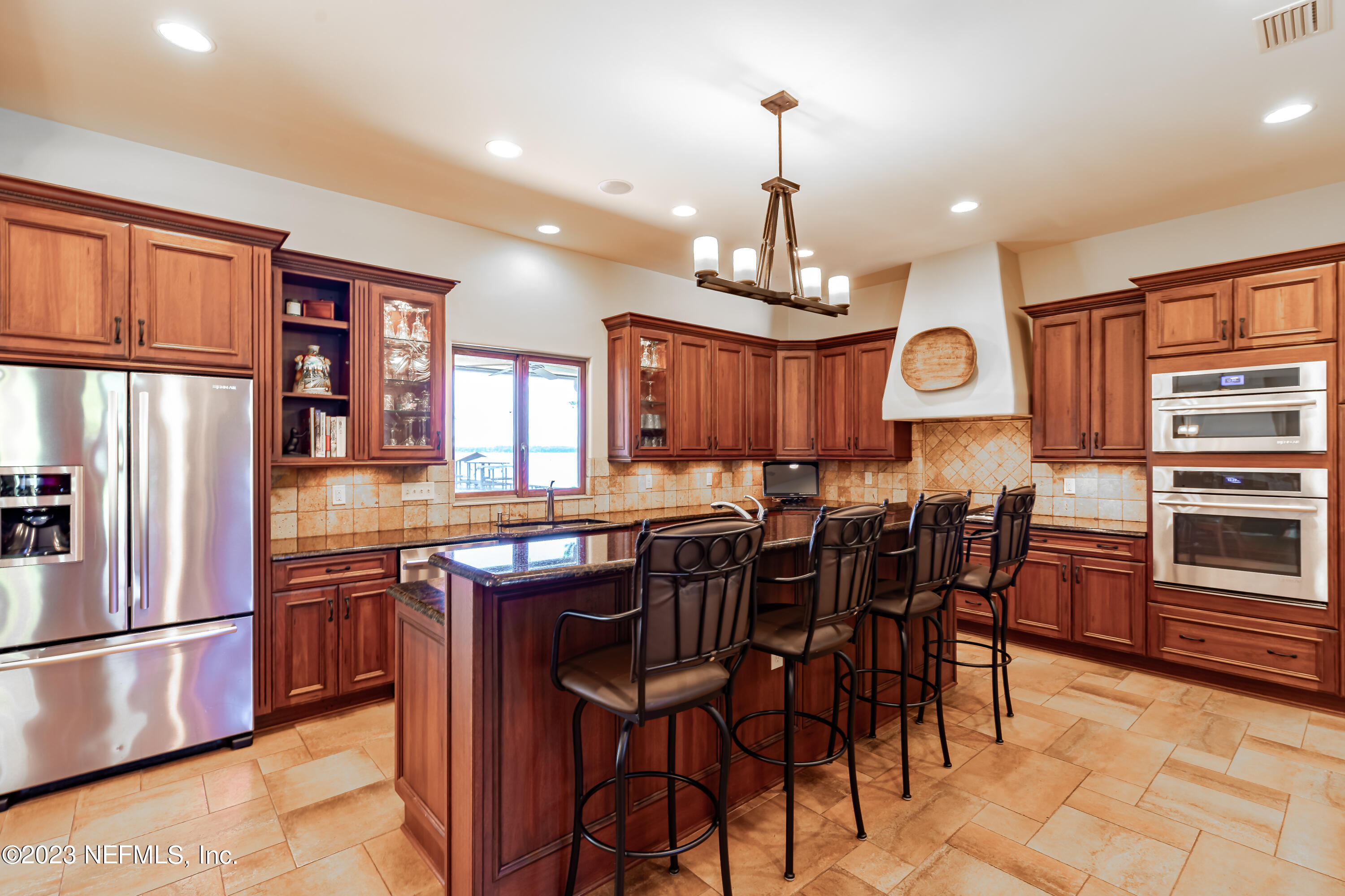 1090 DOCTORS LAKE INLET COVE