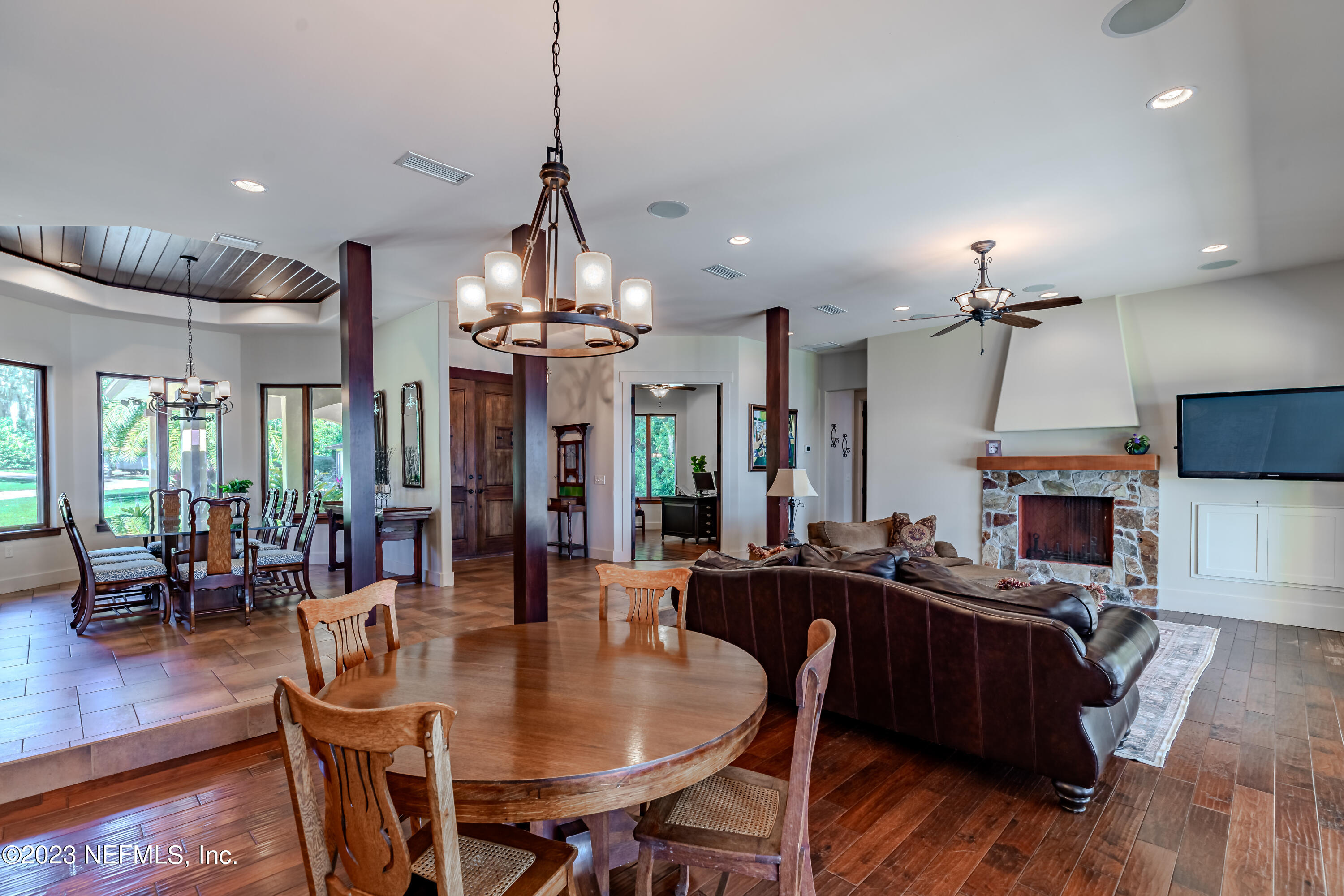 1090 DOCTORS LAKE INLET COVE