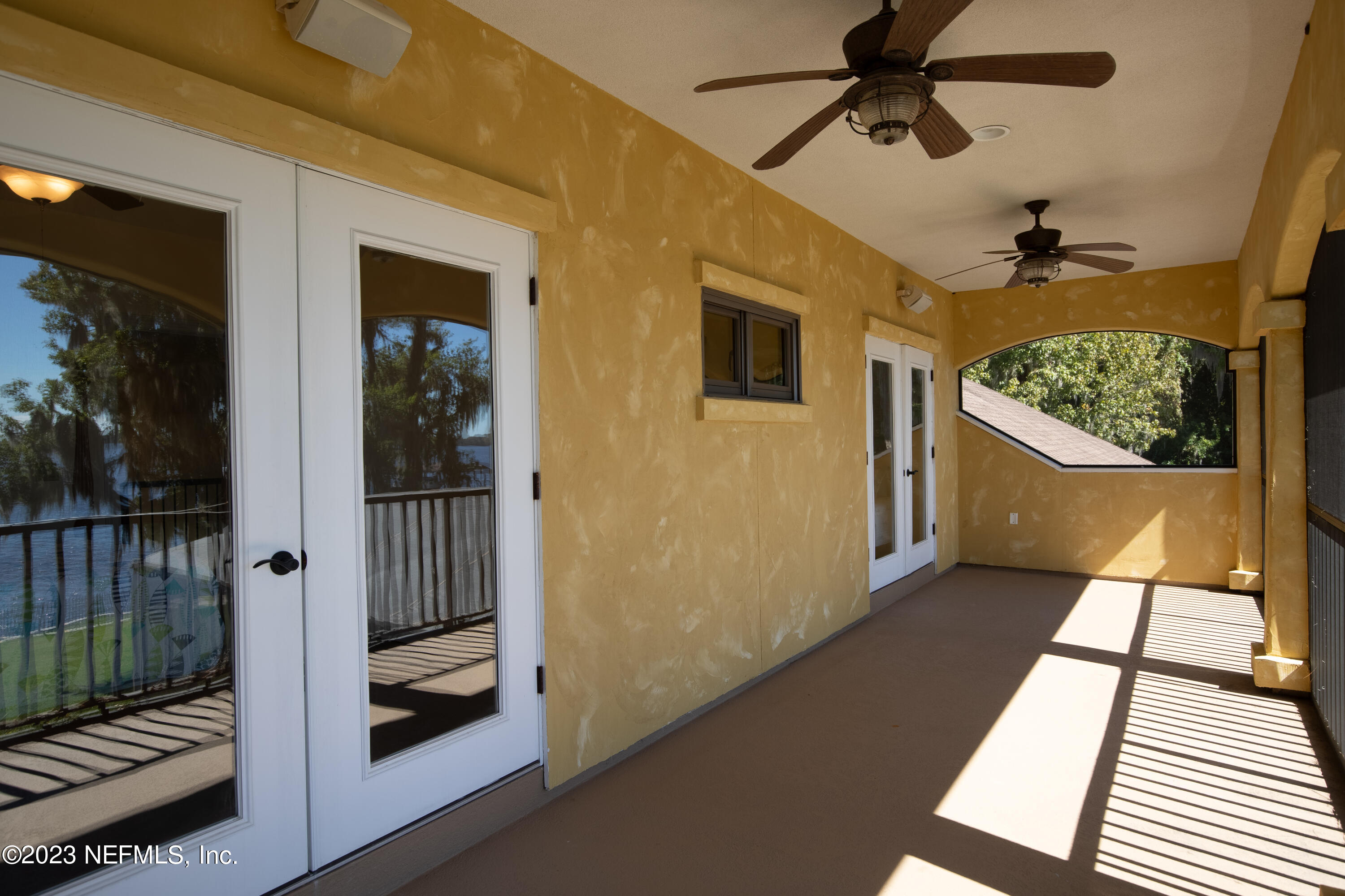 1090 DOCTORS LAKE INLET COVE