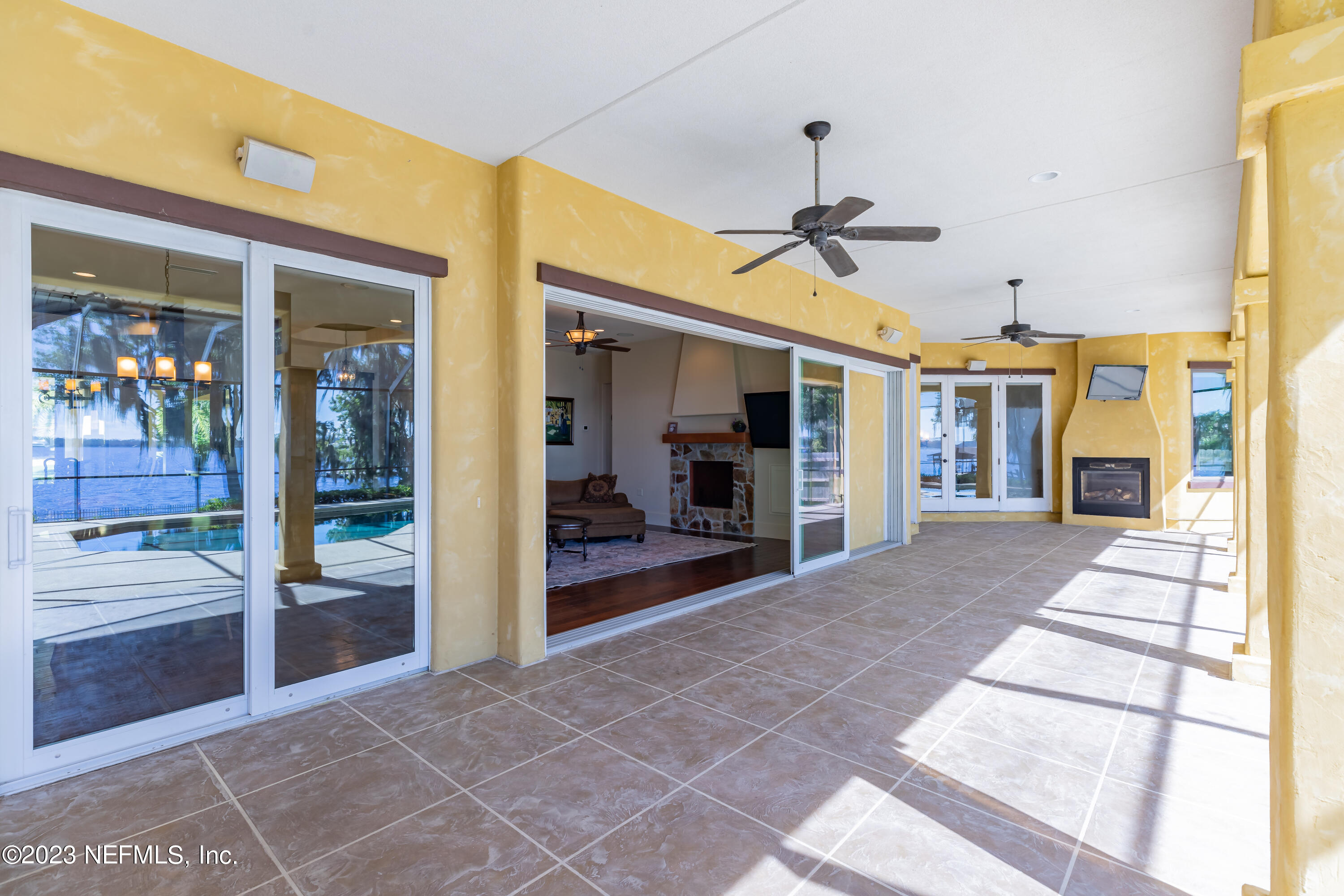 1090 DOCTORS LAKE INLET COVE
