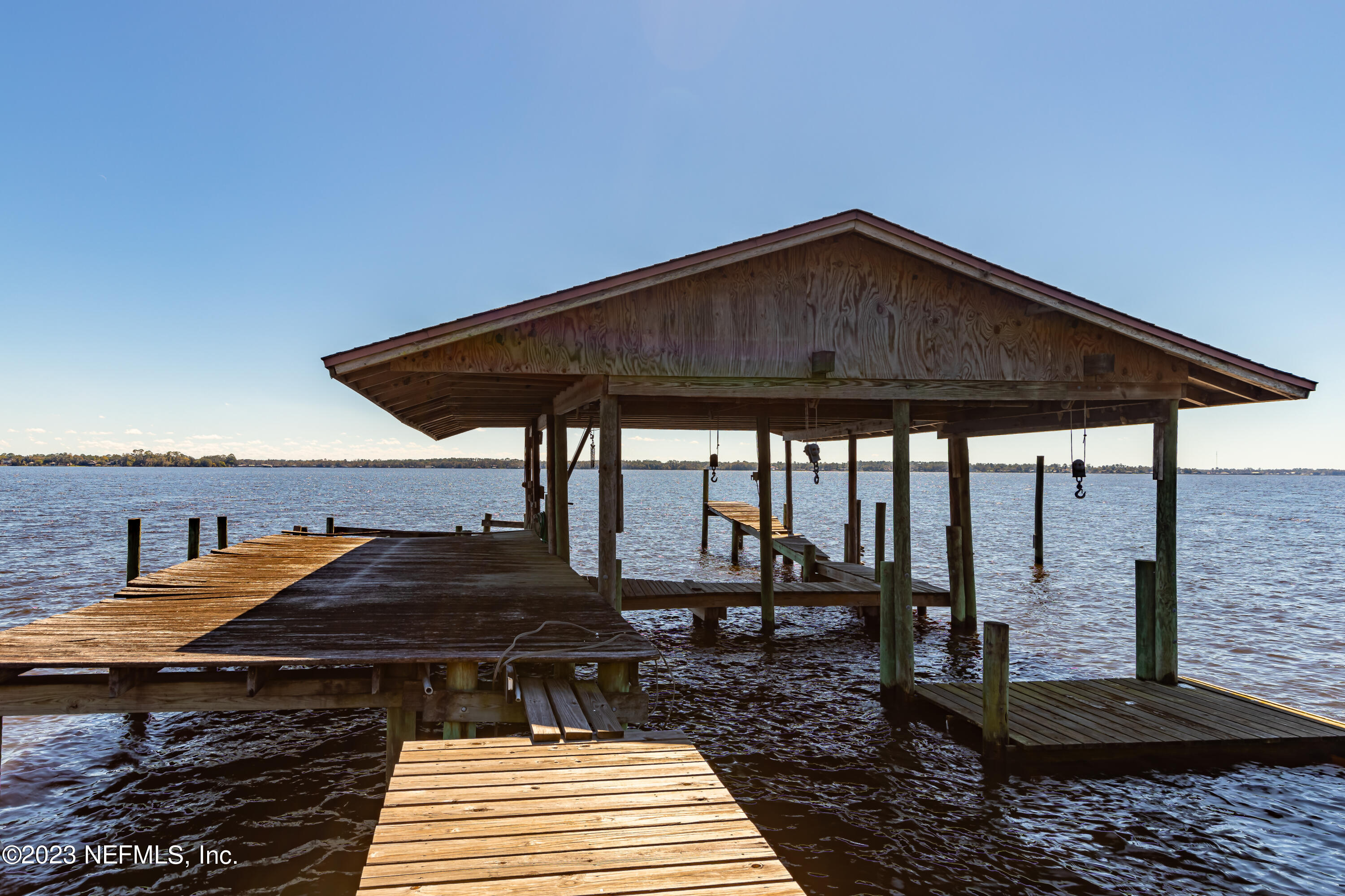 1090 DOCTORS LAKE INLET COVE
