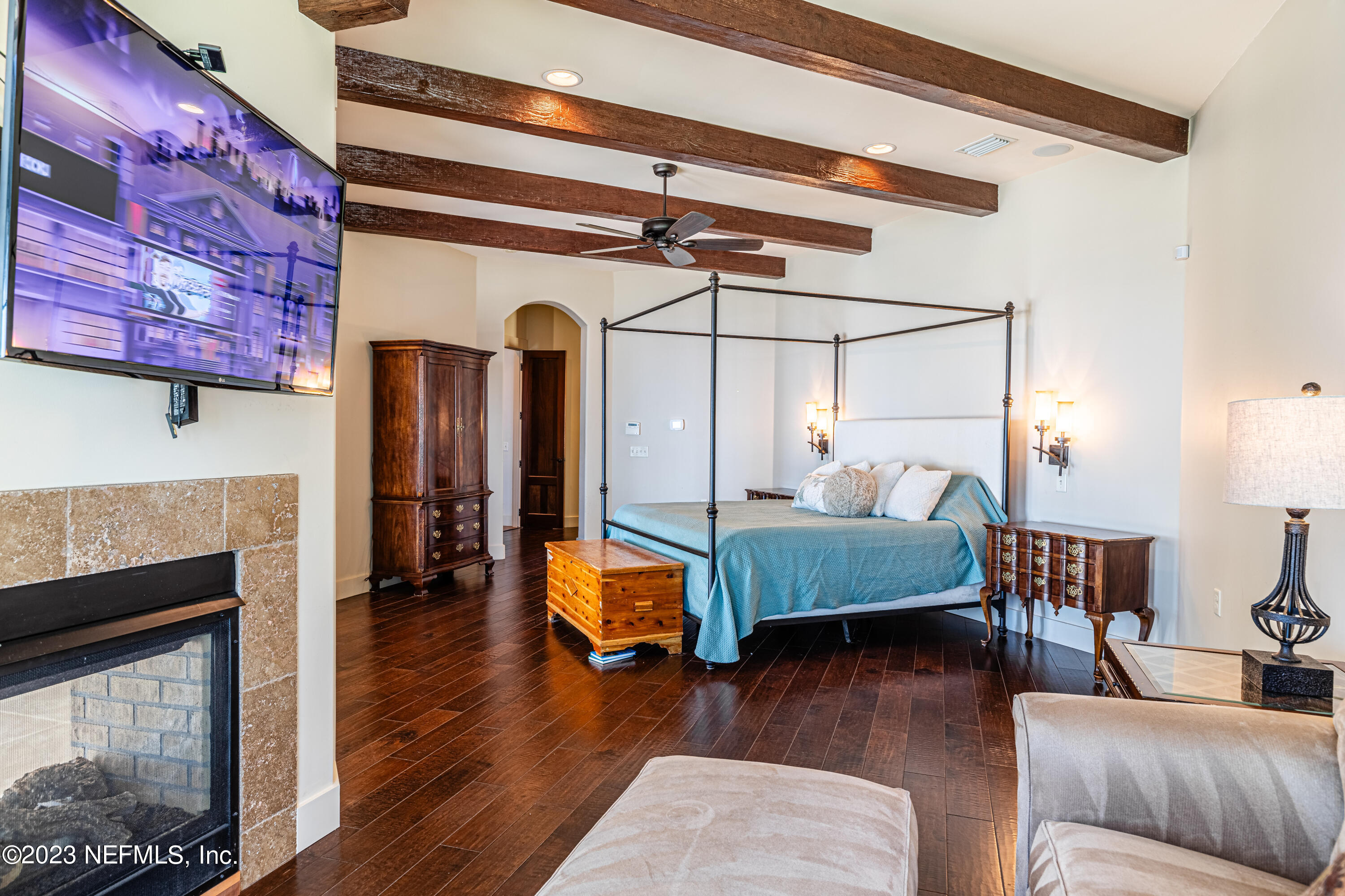 1090 DOCTORS LAKE INLET COVE