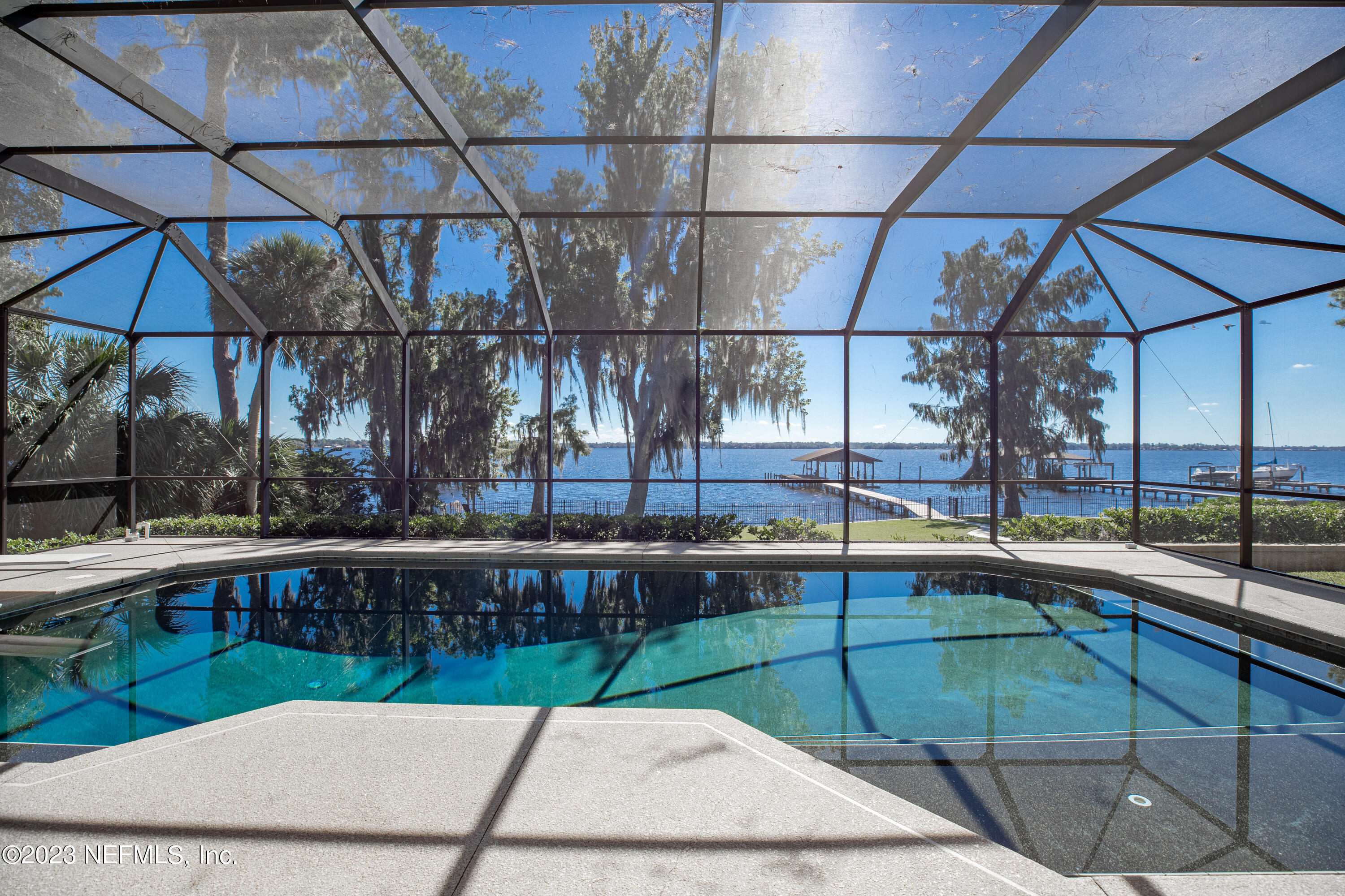 1090 DOCTORS LAKE INLET COVE
