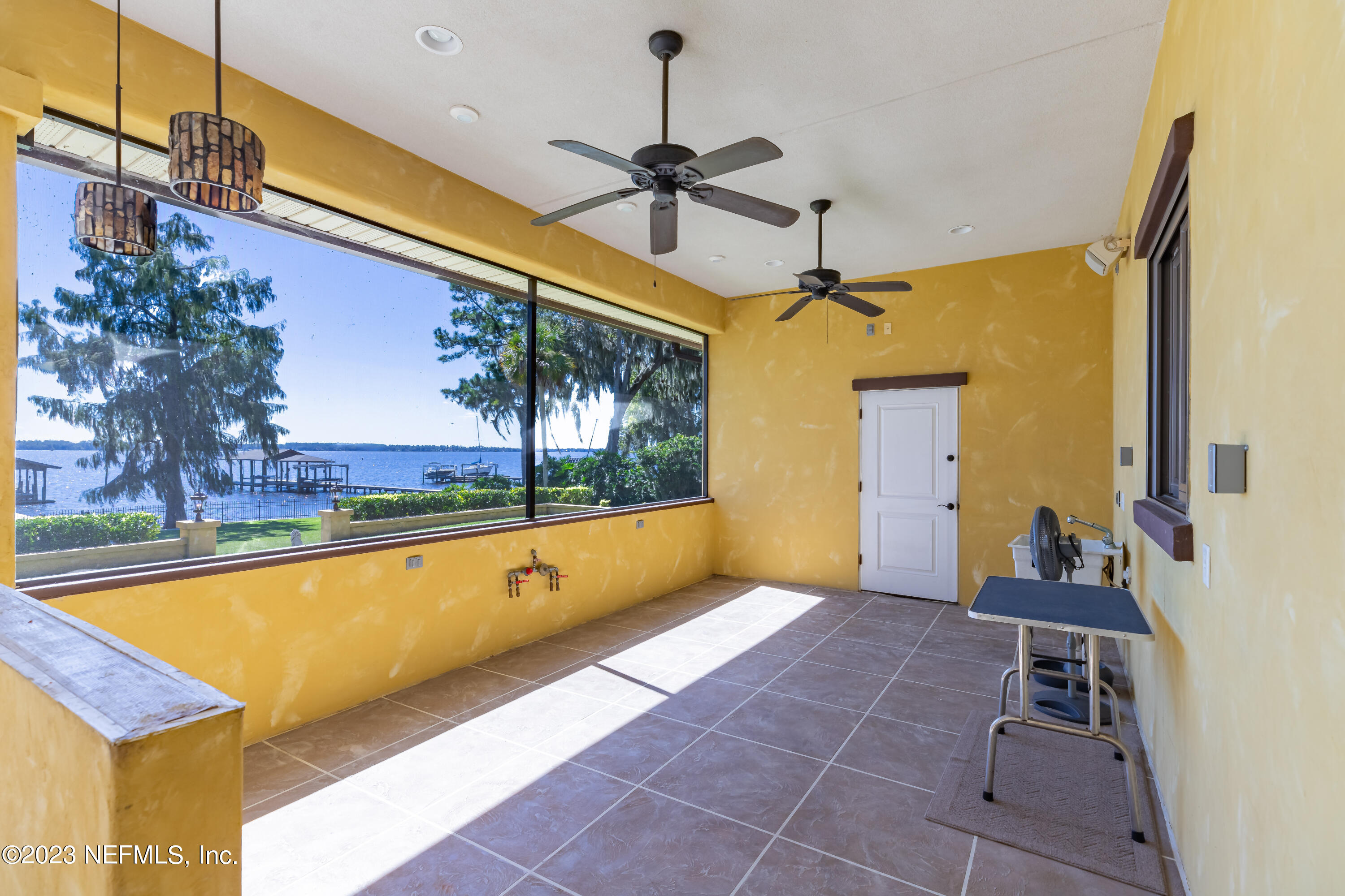 1090 DOCTORS LAKE INLET COVE