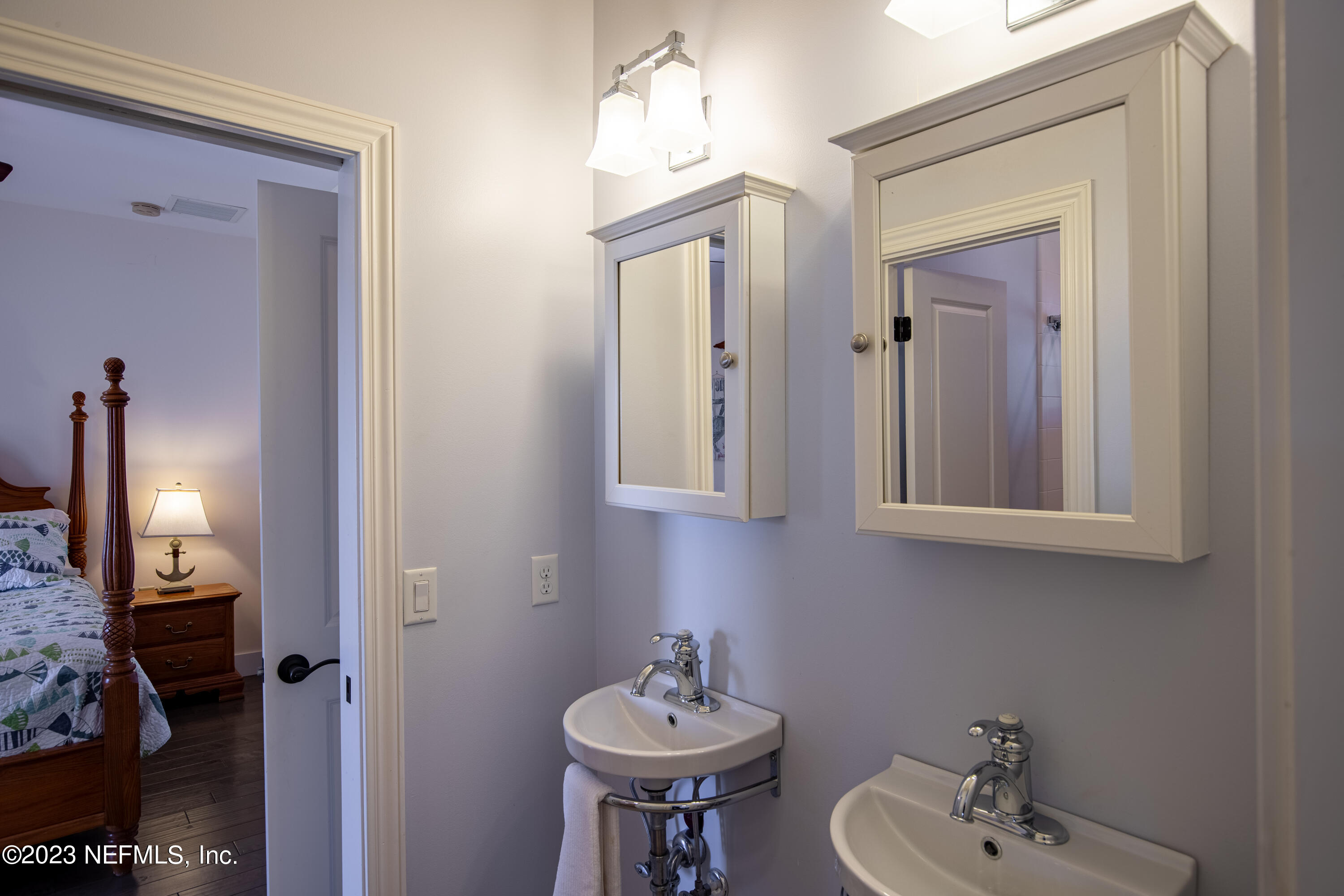 1090 DOCTORS LAKE INLET COVE