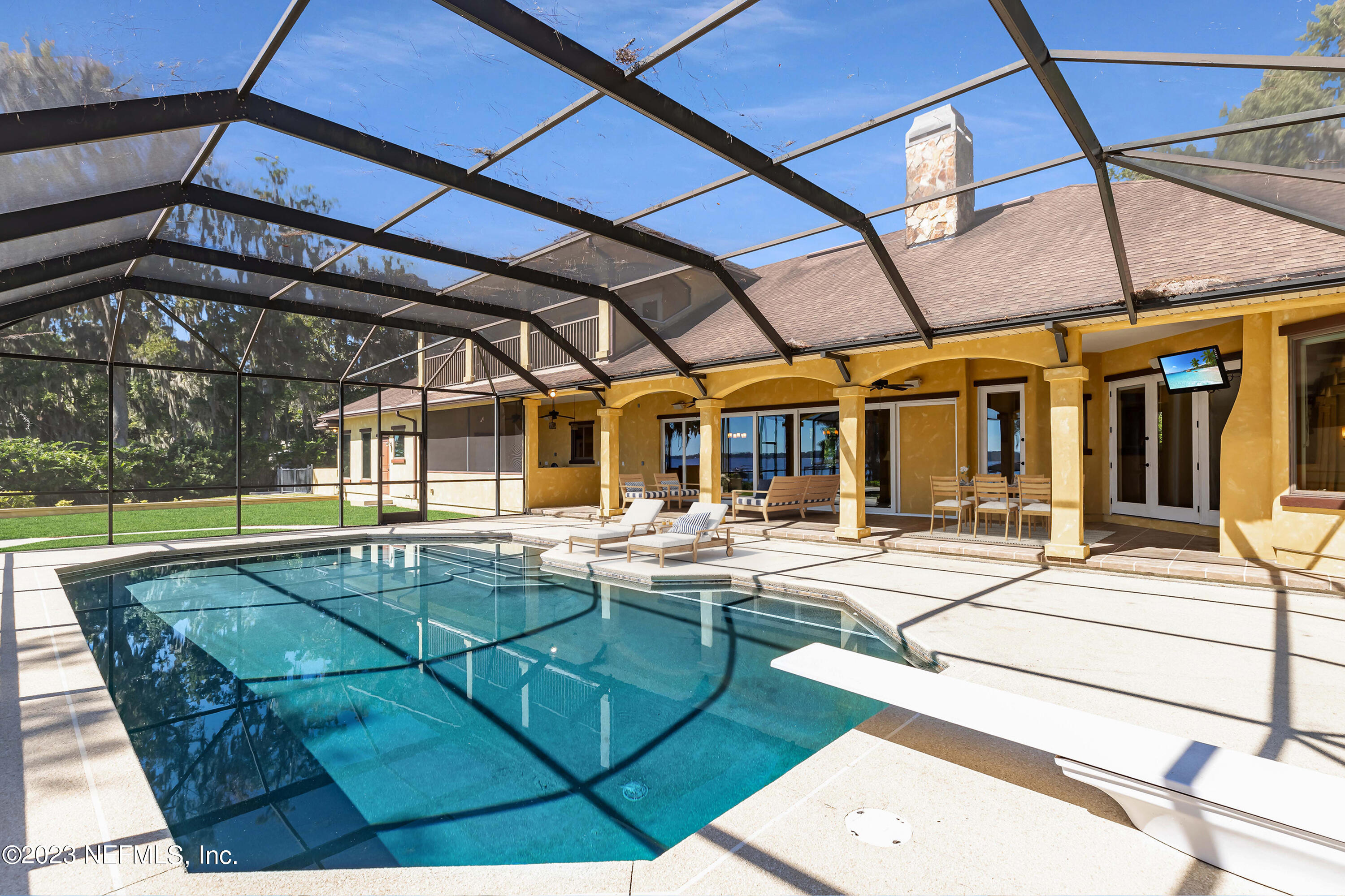 1090 DOCTORS LAKE INLET COVE