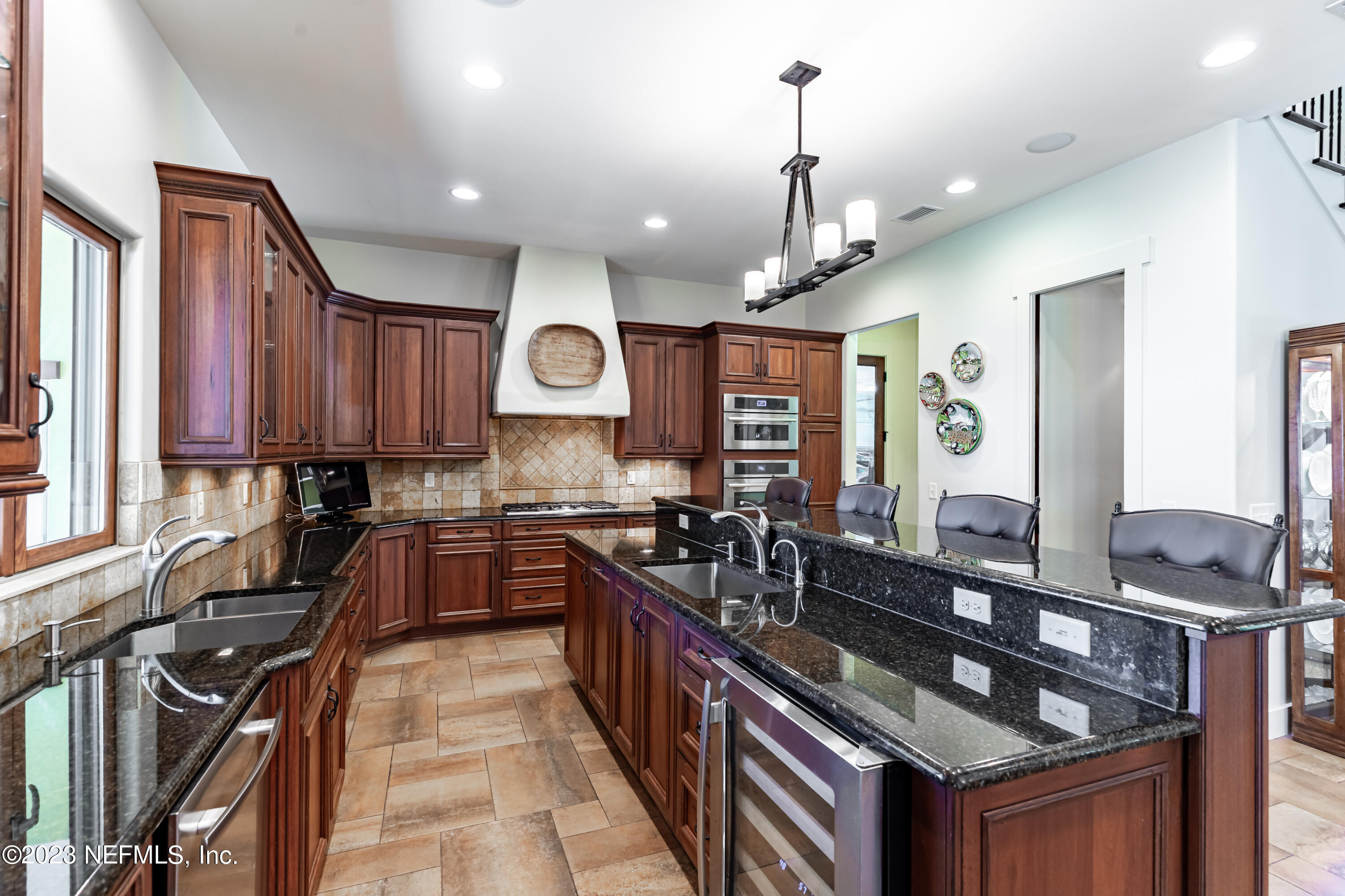 1090 DOCTORS LAKE INLET COVE