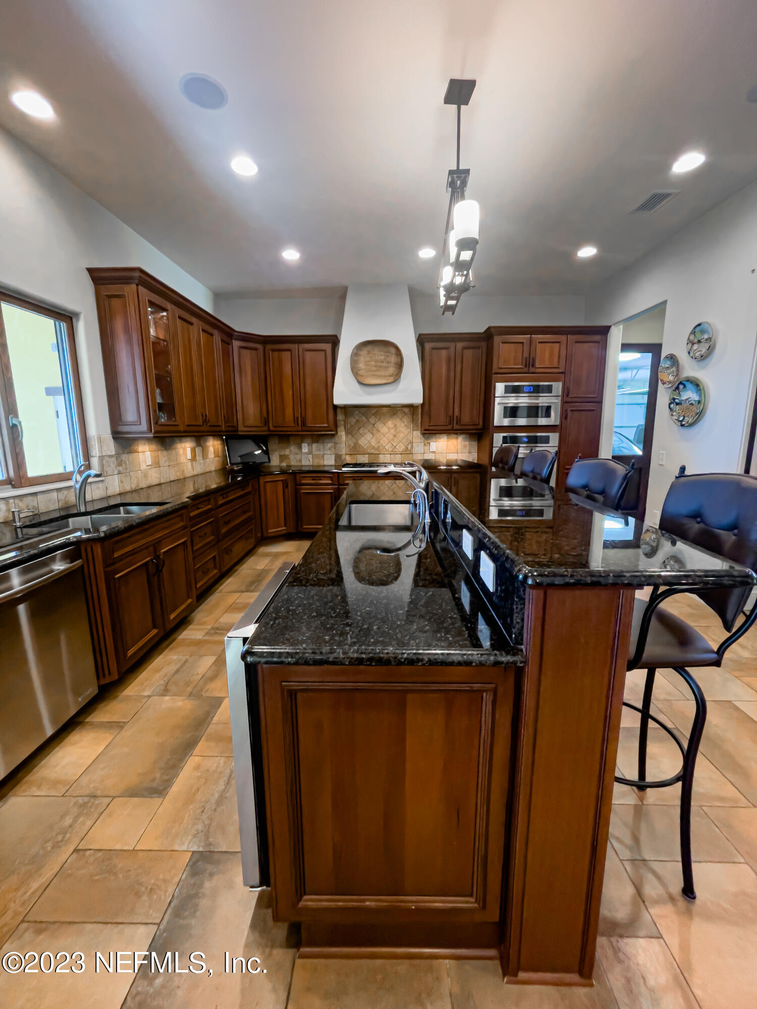 1090 DOCTORS LAKE INLET COVE
