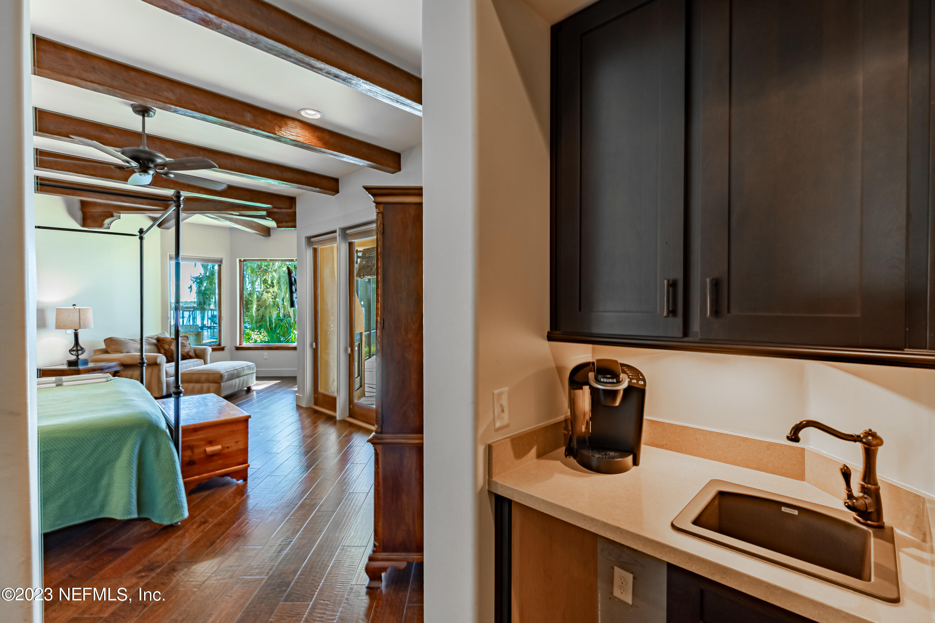 1090 DOCTORS LAKE INLET COVE