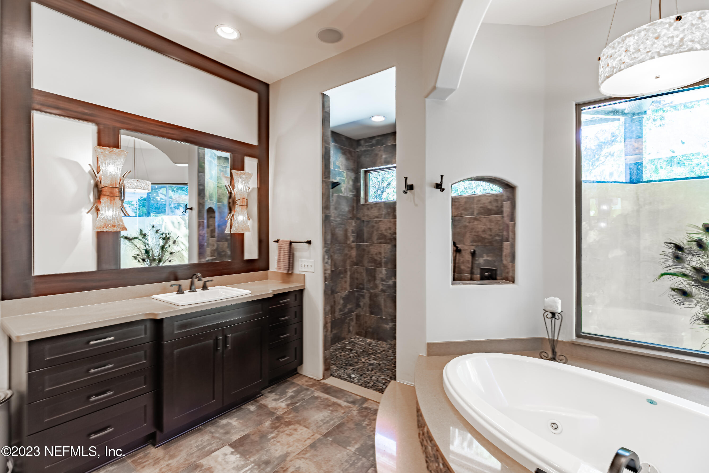 1090 DOCTORS LAKE INLET COVE