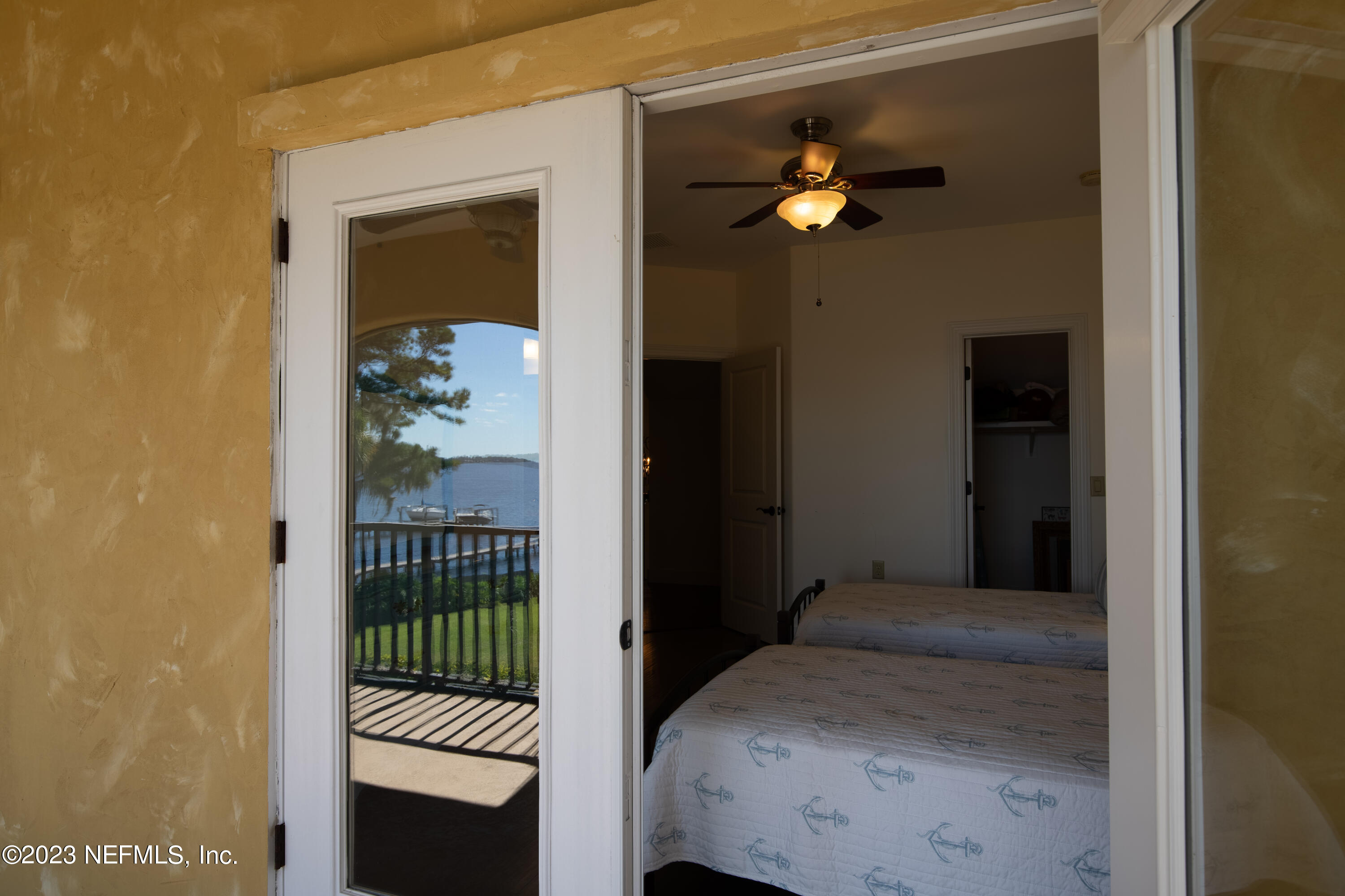 1090 DOCTORS LAKE INLET COVE