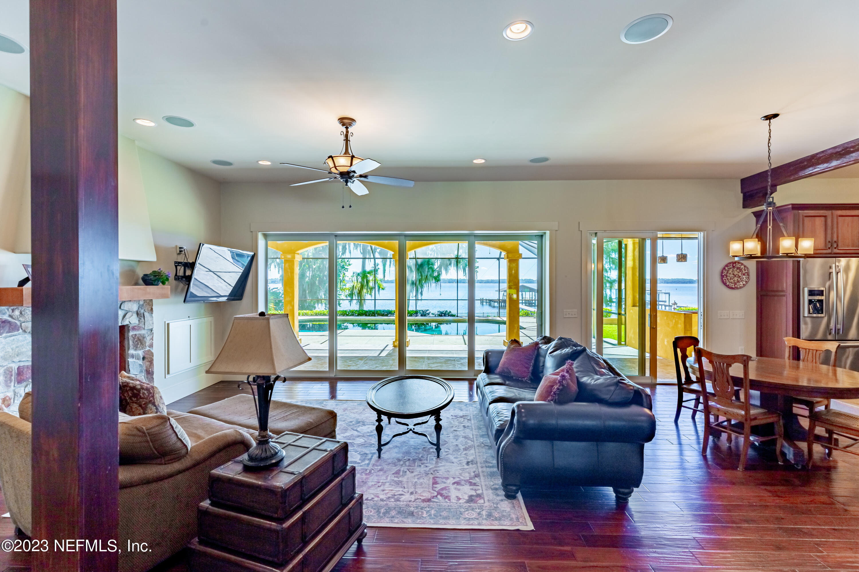 1090 DOCTORS LAKE INLET COVE
