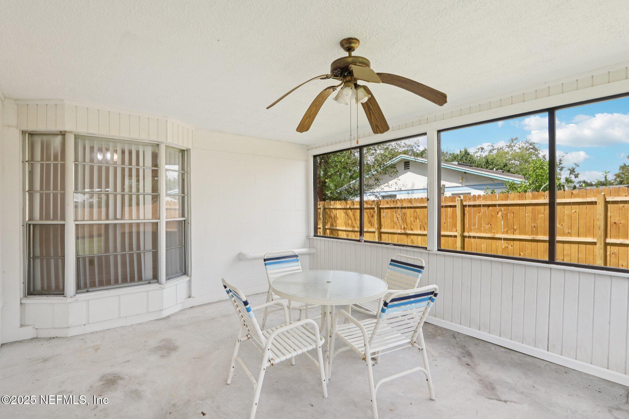 1732 PAPAYA Drive N