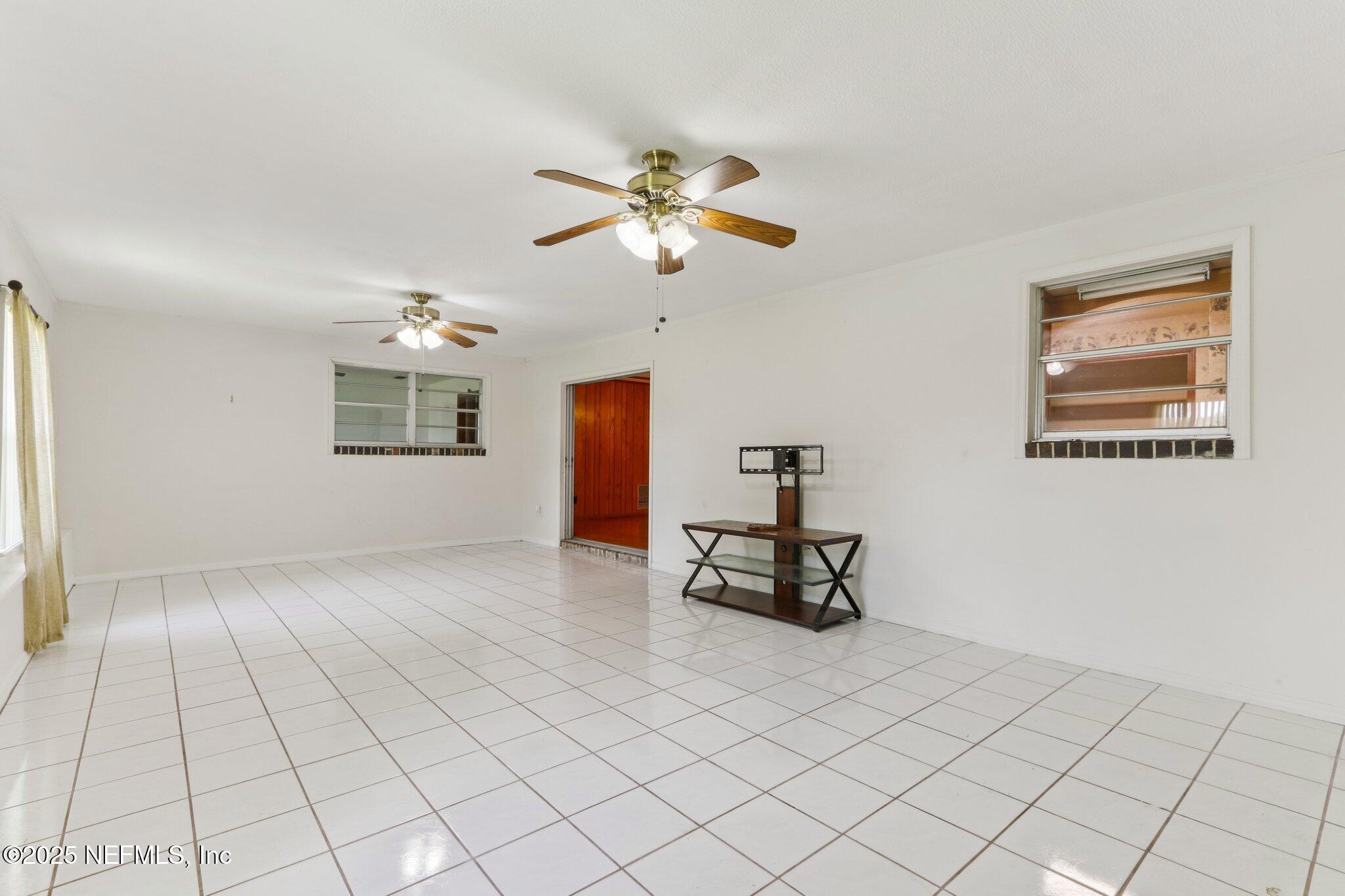 1732 PAPAYA Drive N