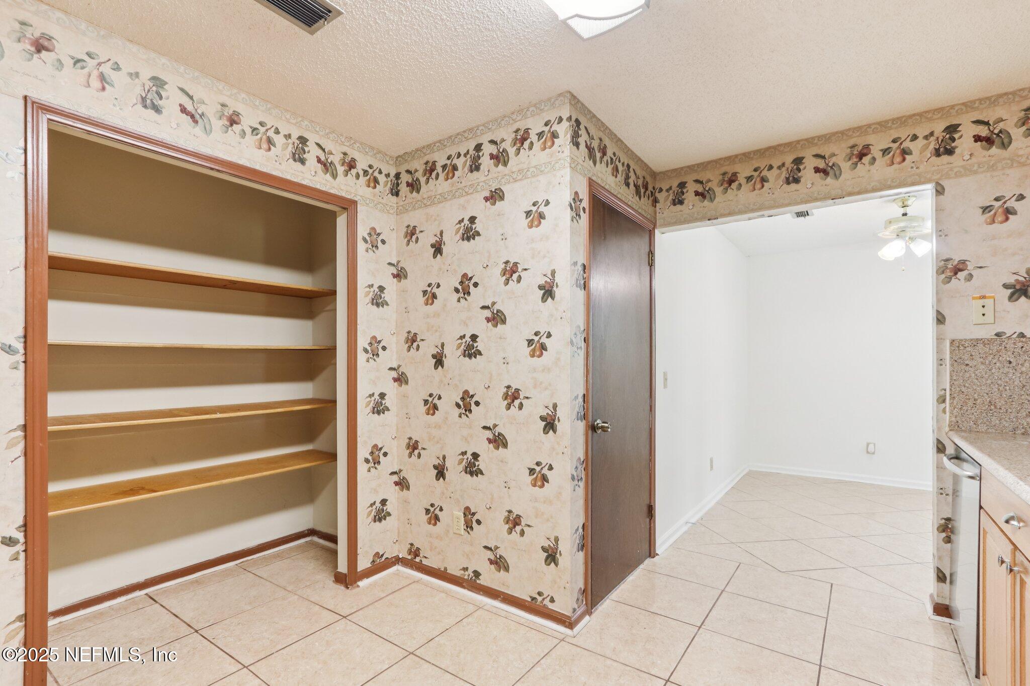 1732 PAPAYA Drive N