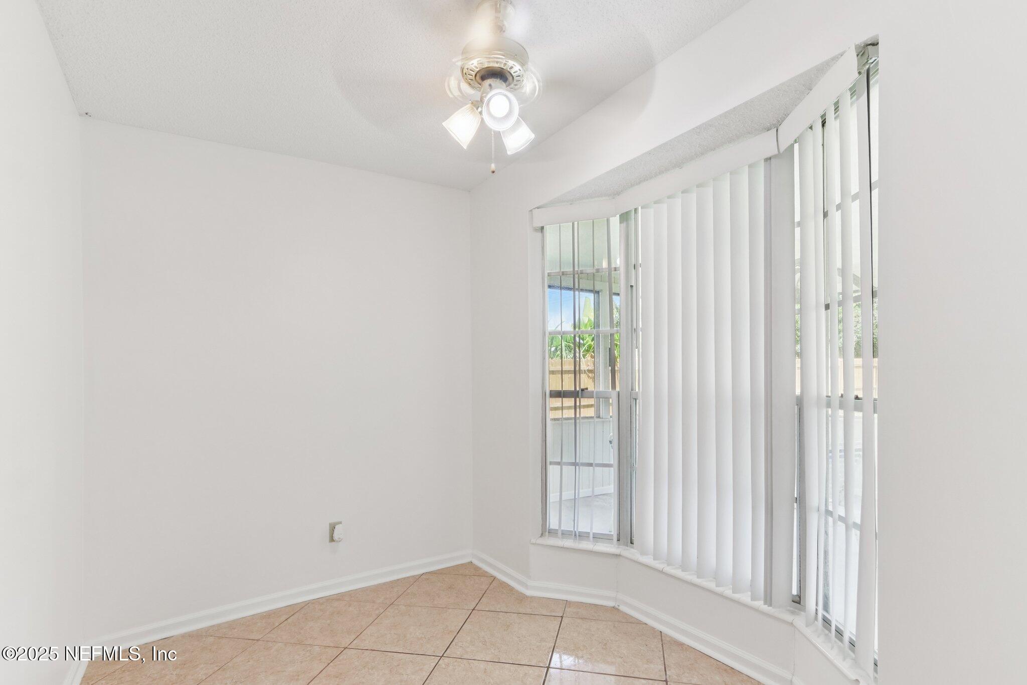 1732 PAPAYA Drive N