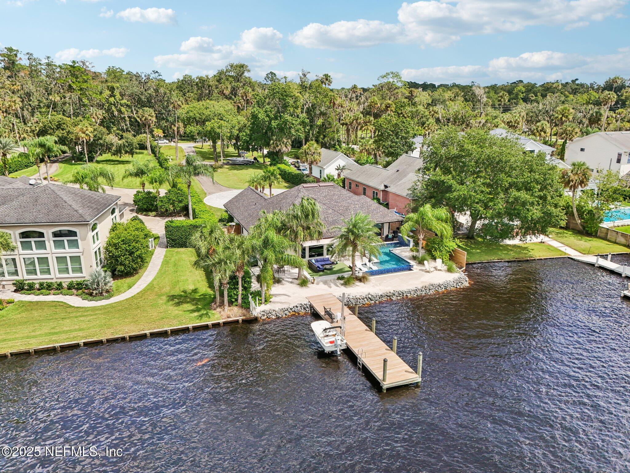 205 S ROSCOE Boulevard