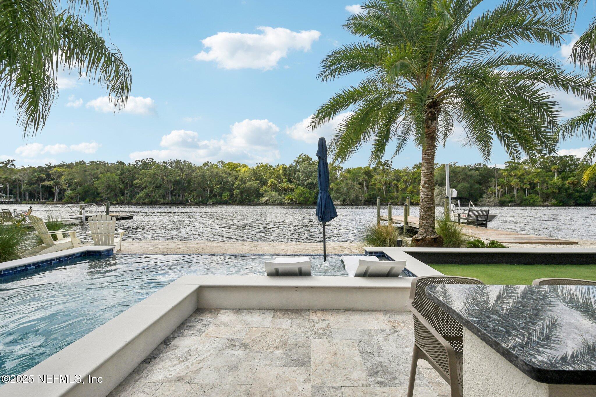 205 S ROSCOE Boulevard