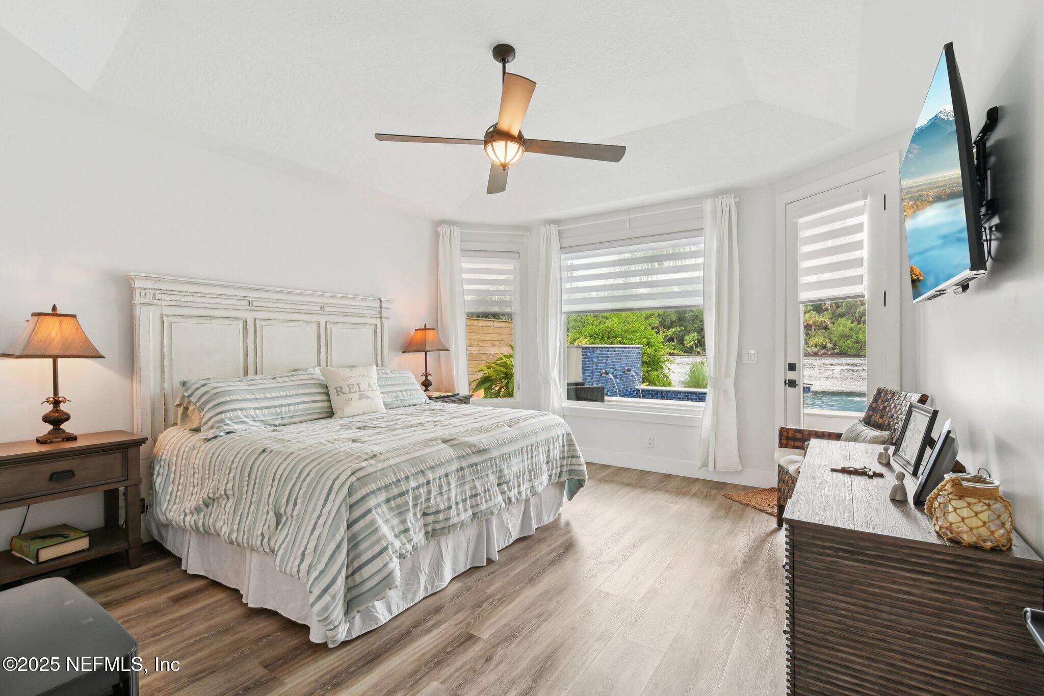 205 S ROSCOE Boulevard