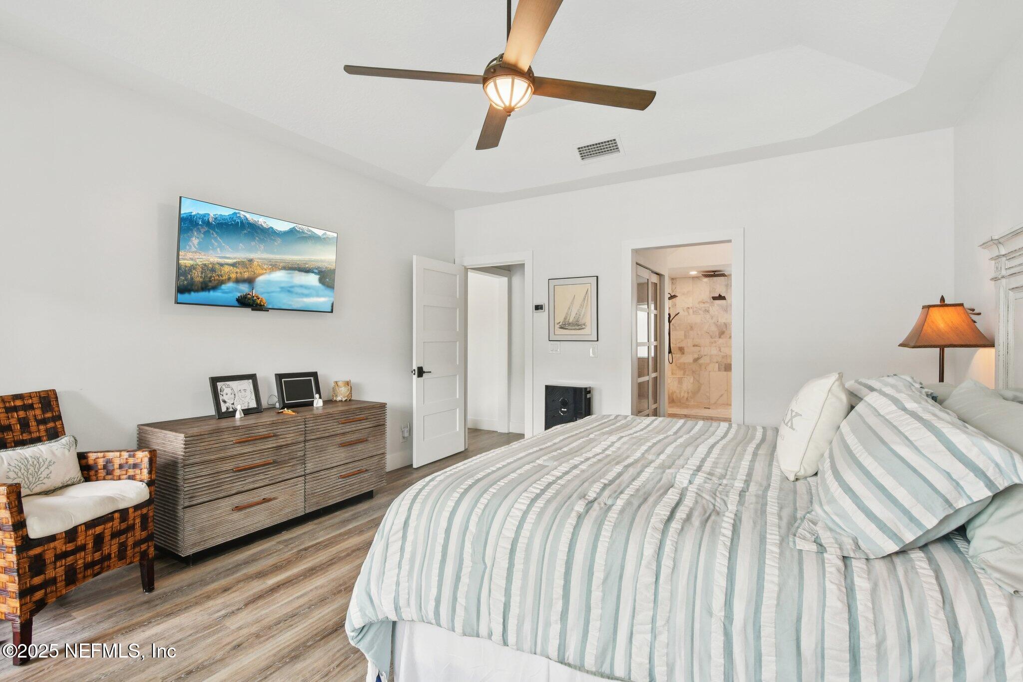 205 S ROSCOE Boulevard